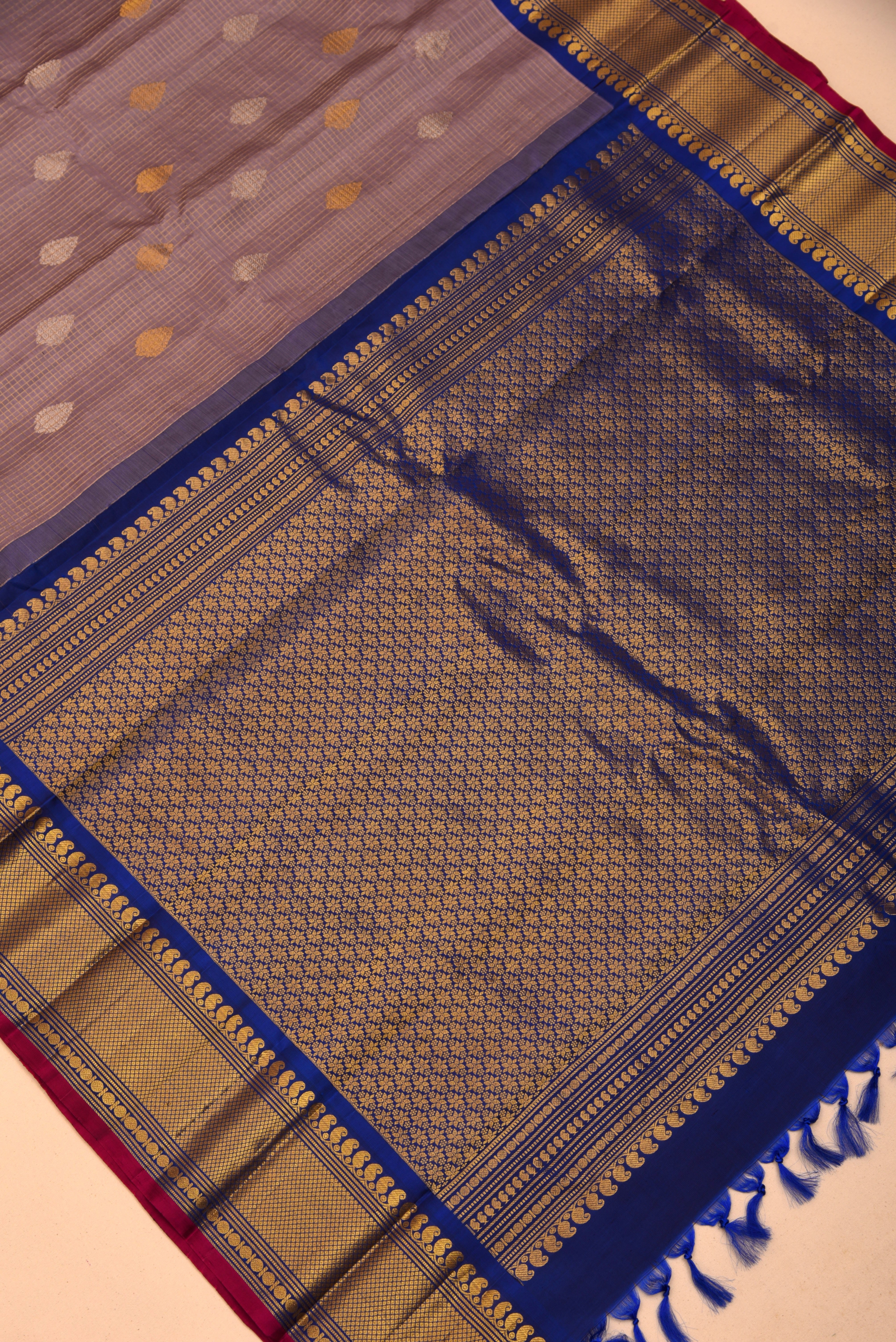 Kuttu Gadwal Pure Silk Handloom Saree