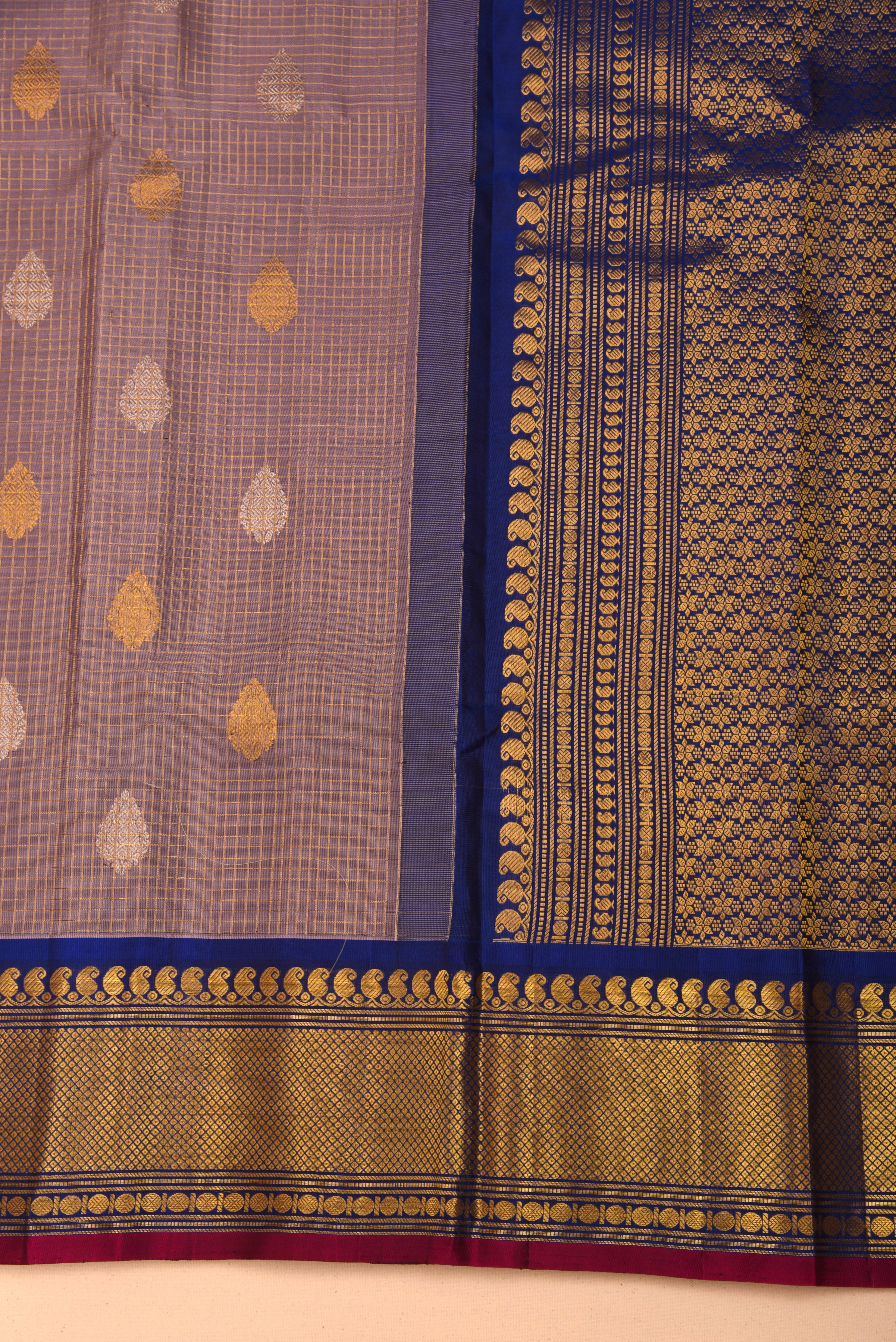 Kuttu Gadwal Pure Silk Handloom Saree