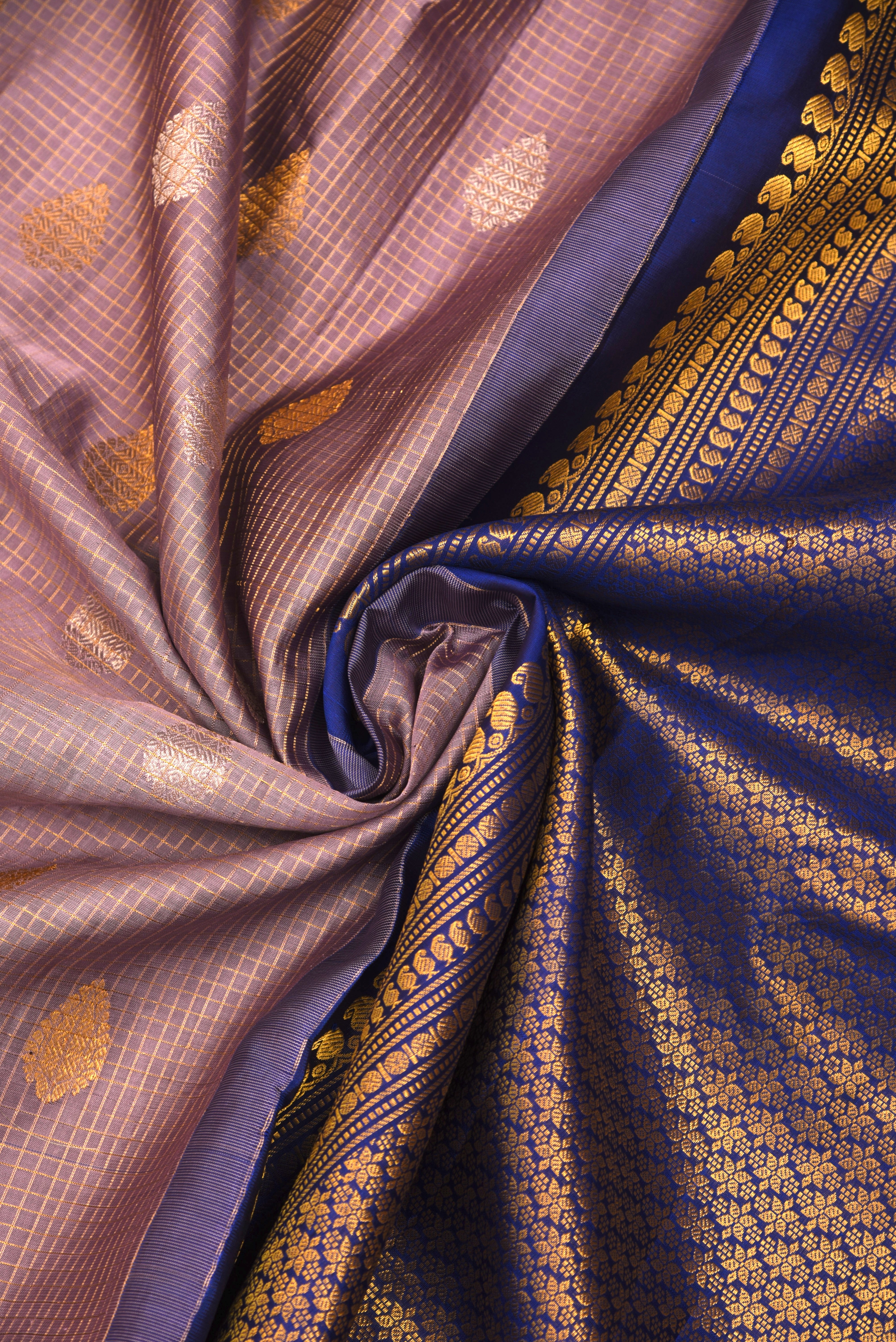 Kuttu Gadwal Pure Silk Handloom Saree
