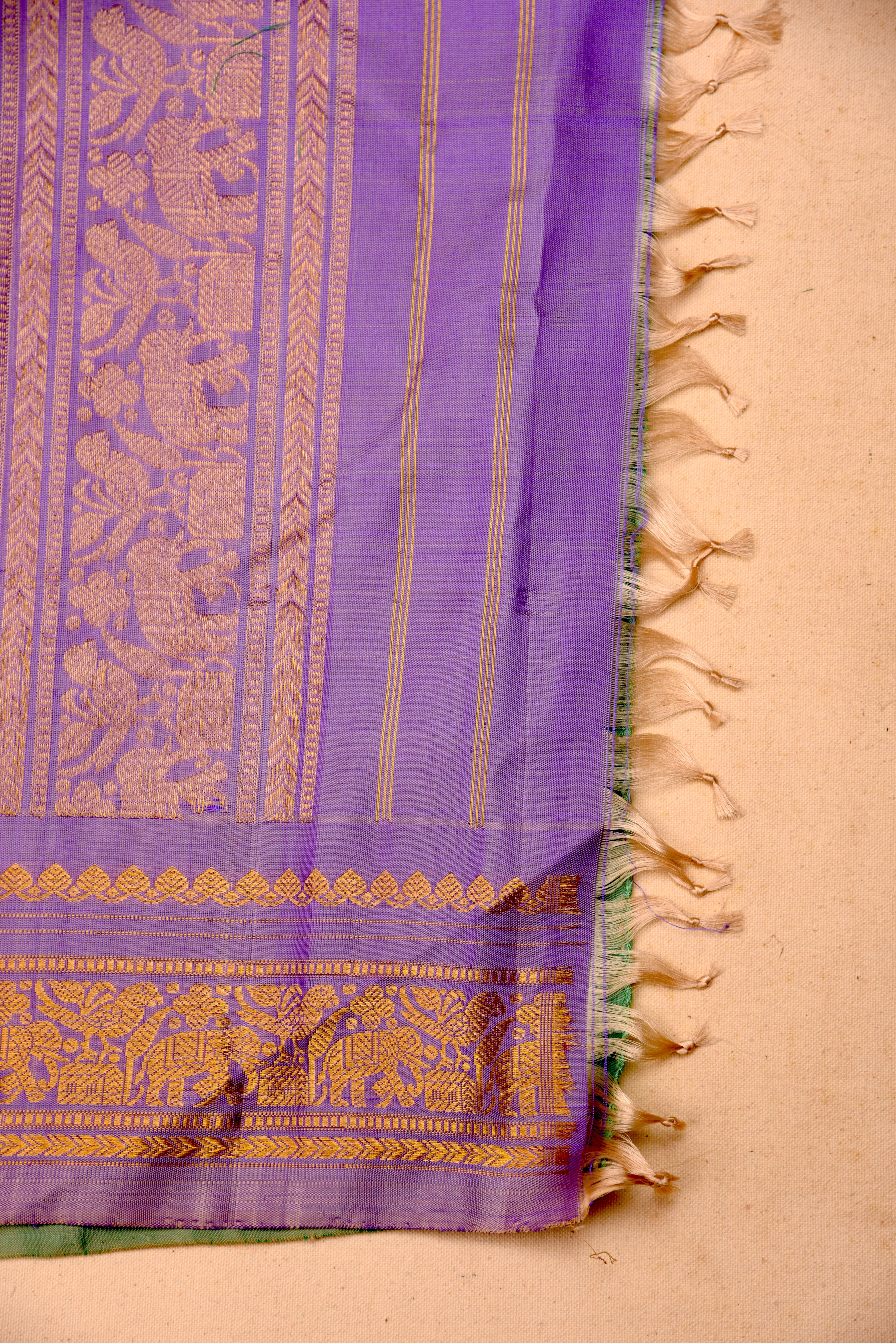 Kuttu Gadwal Pure Silk Handloom Saree