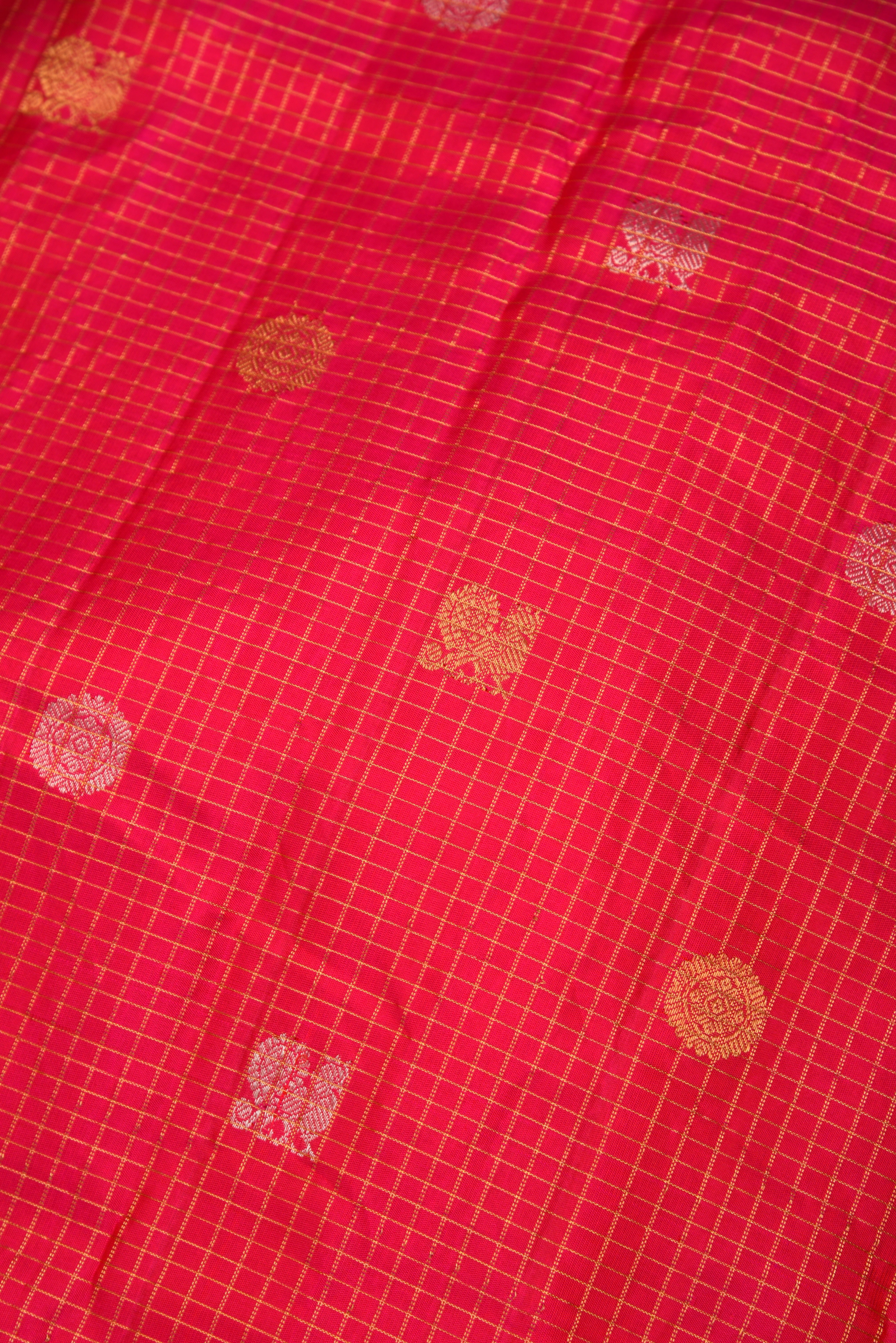 Kuttu Gadwal Pure Silk Handloom Saree