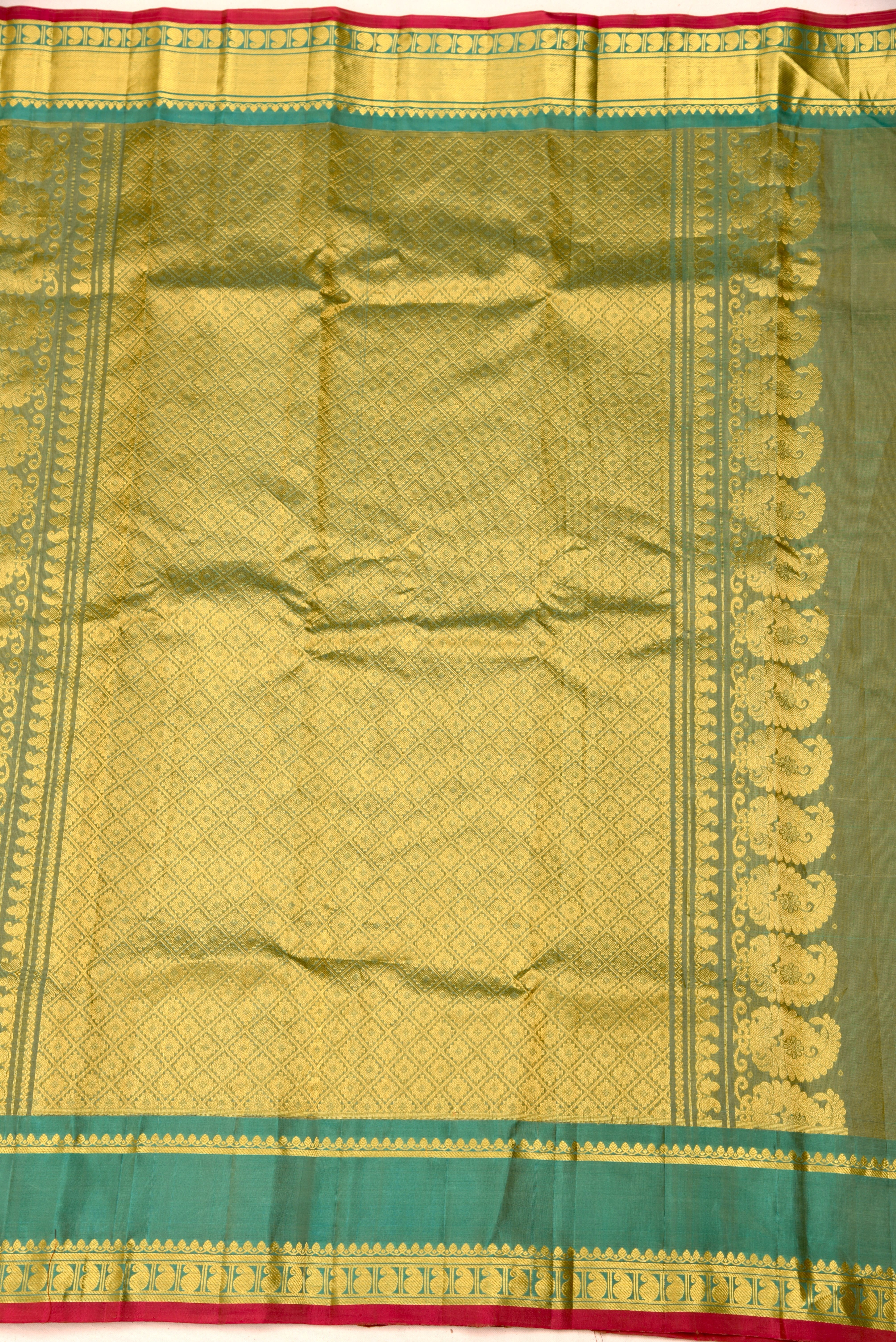 Kuttu Gadwal Pure Silk Handloom Saree