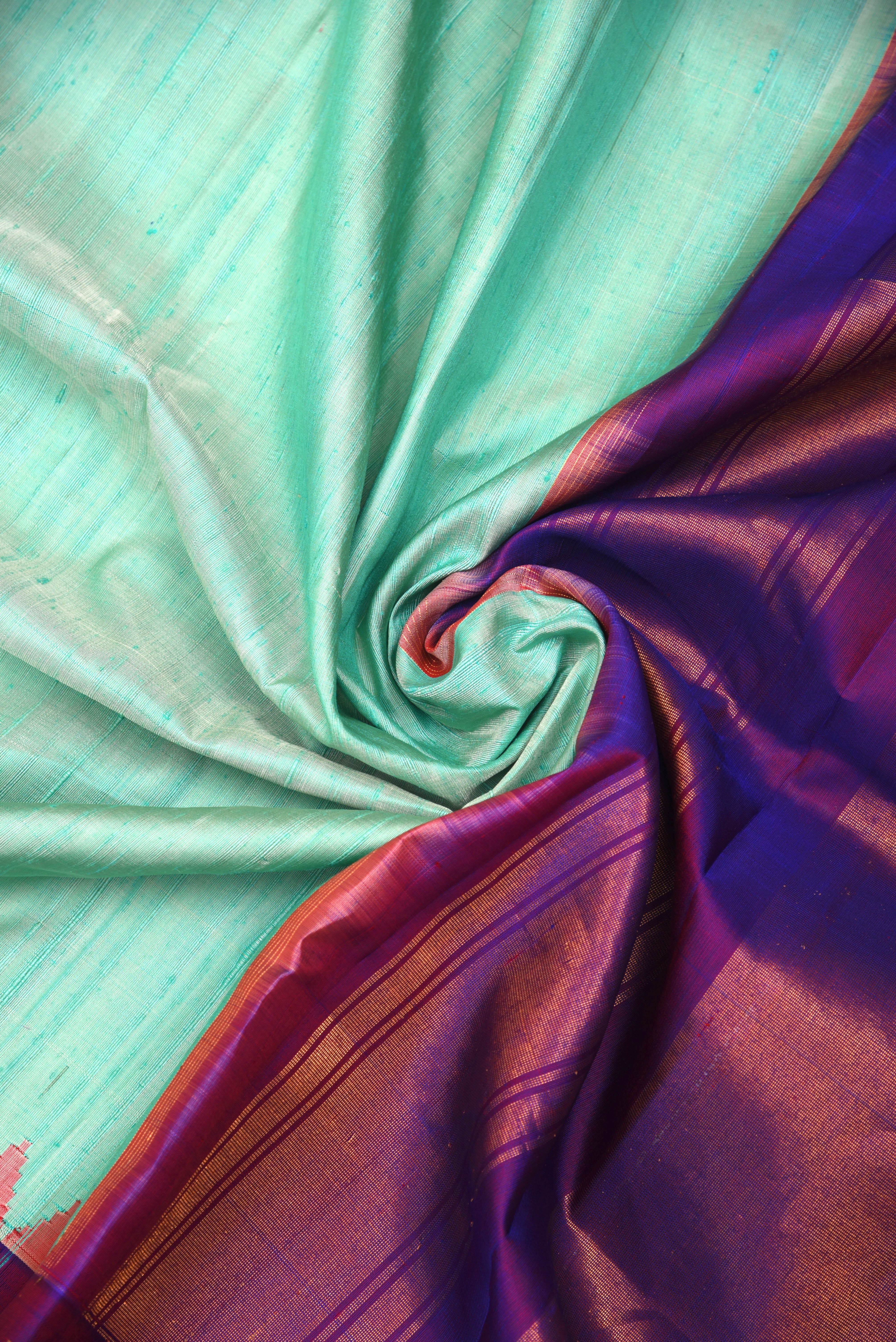 Kuttu Gadwal Silk Handloom Saree