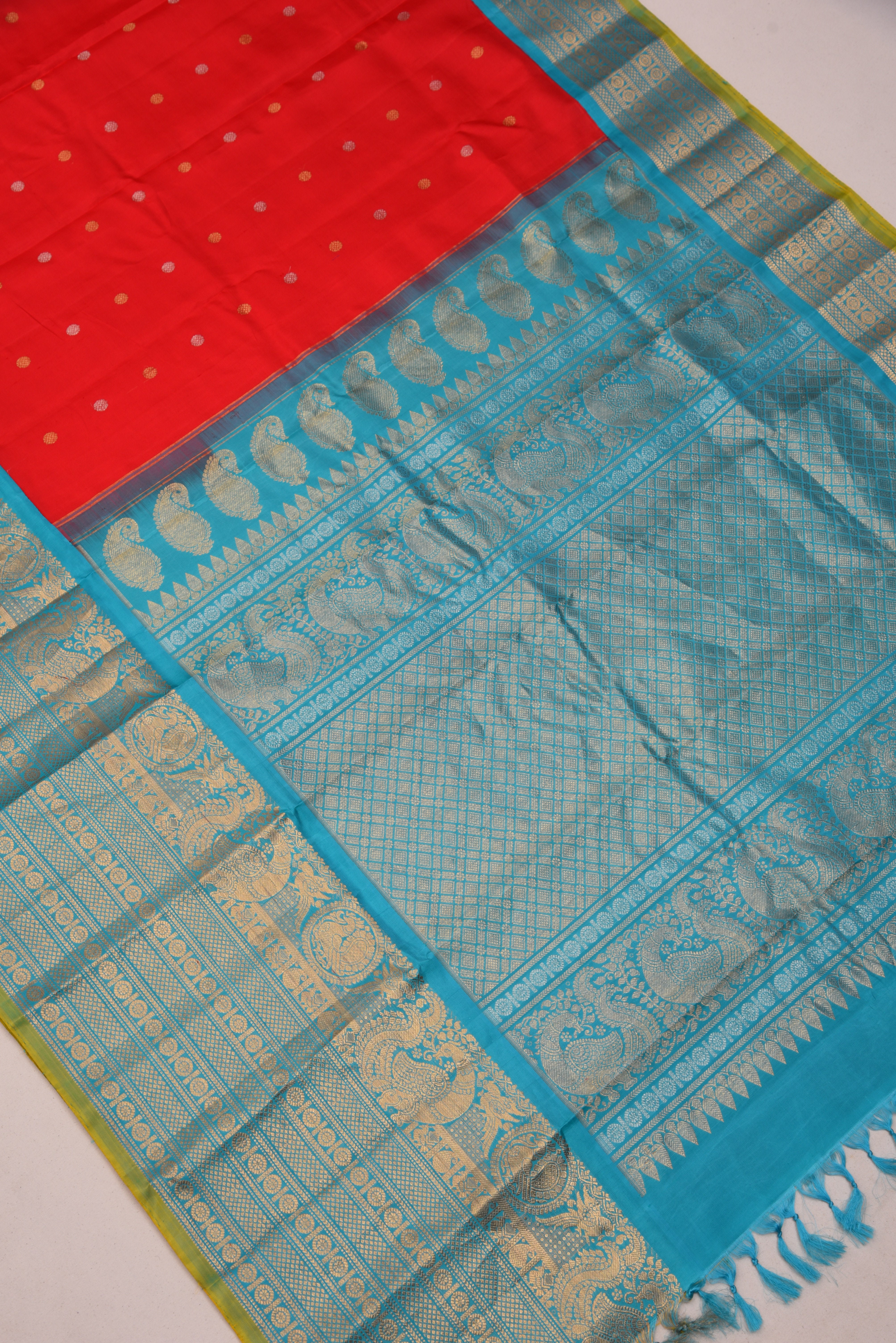 Kuttu Gadwal Pure Silk Handloom Saree