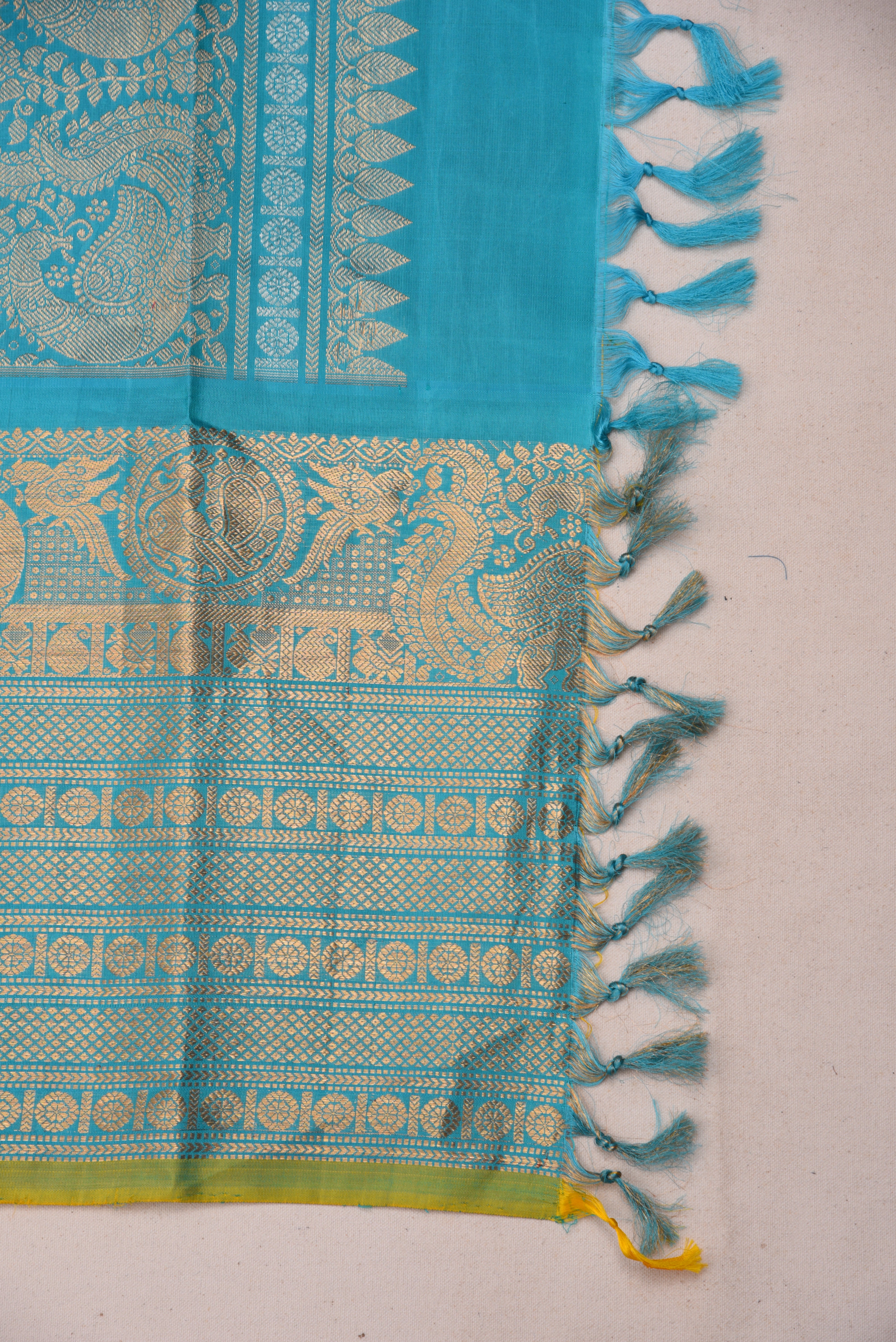 Kuttu Gadwal Pure Silk Handloom Saree