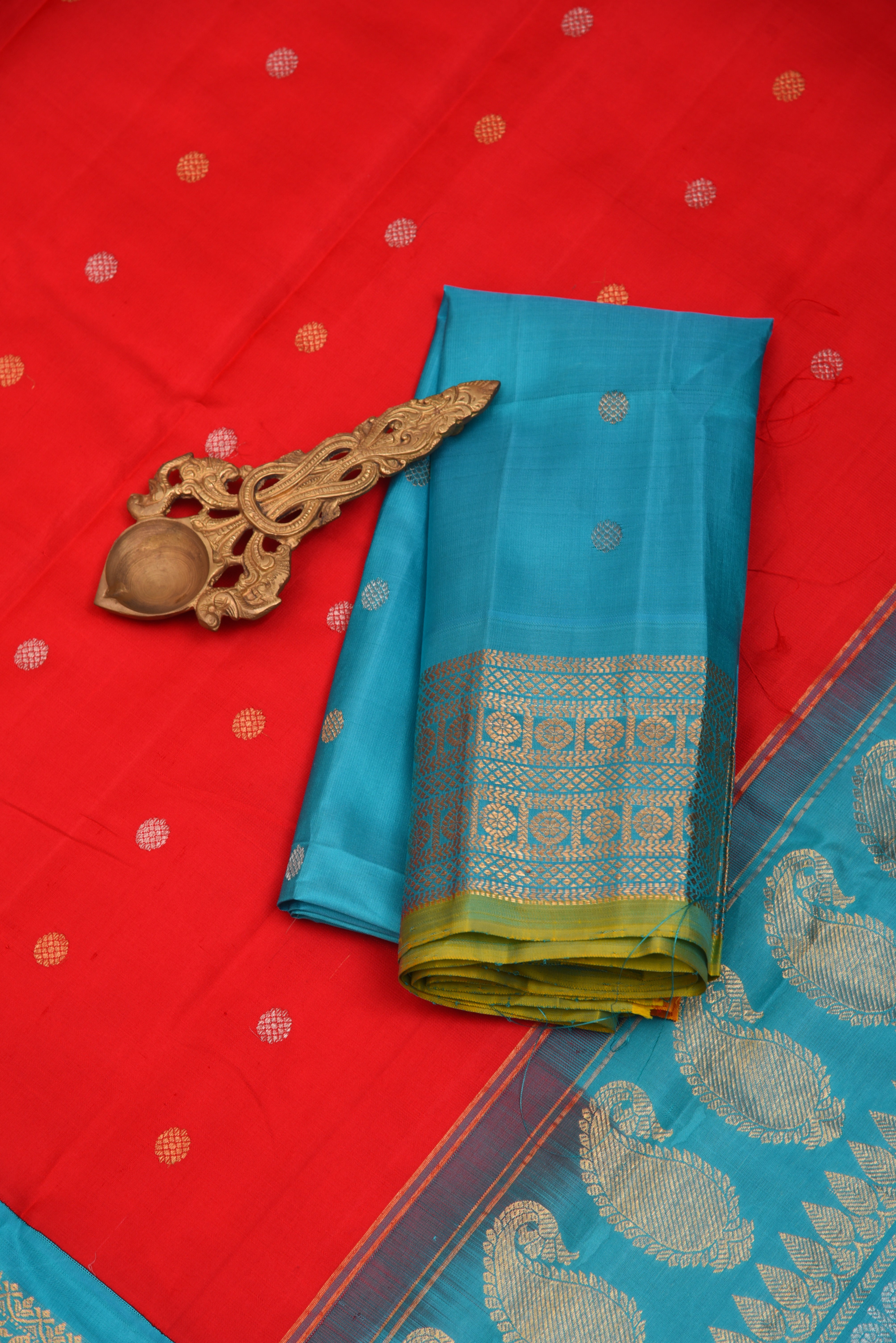 Kuttu Gadwal Pure Silk Handloom Saree