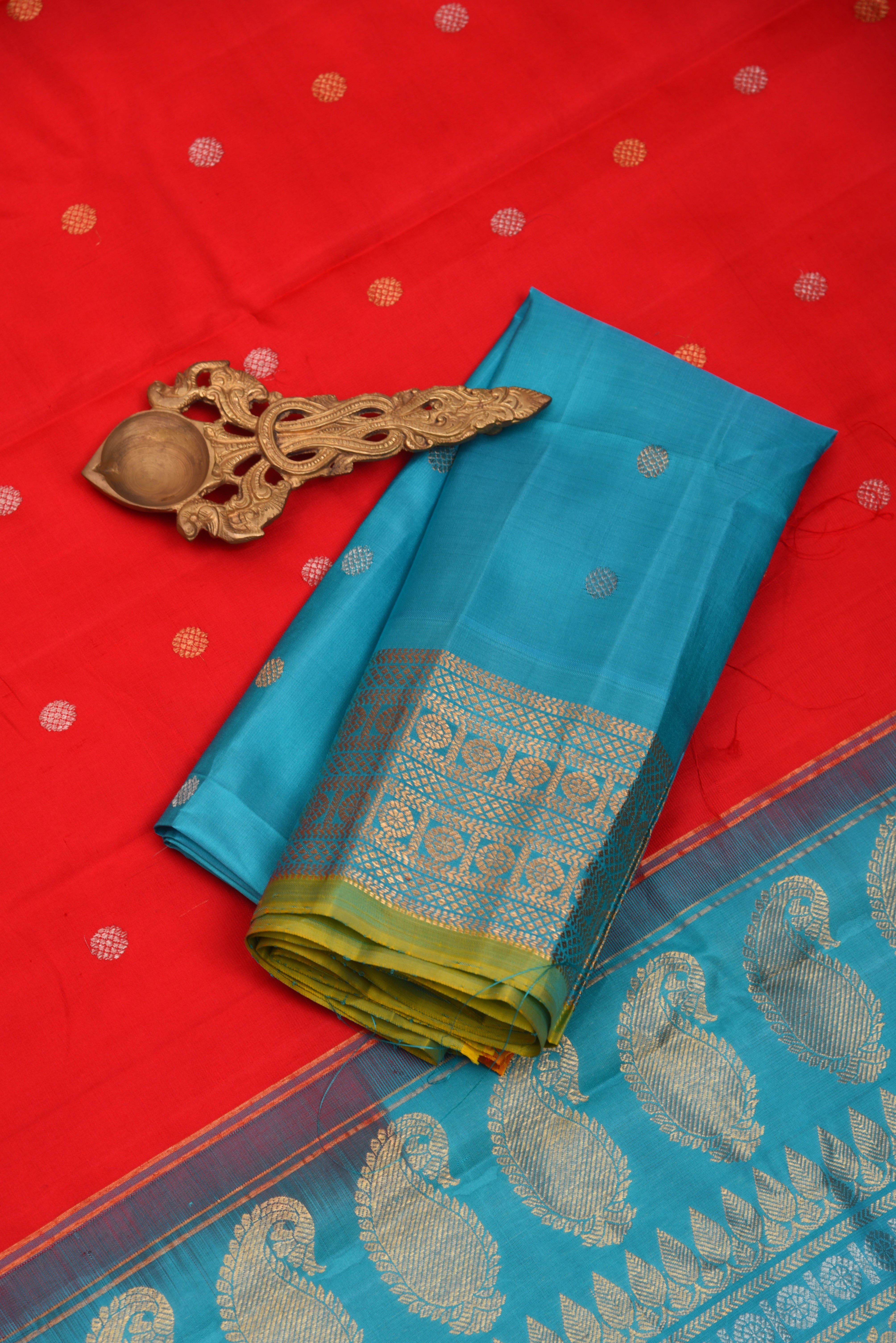 Kuttu Gadwal Pure Silk Handloom Saree