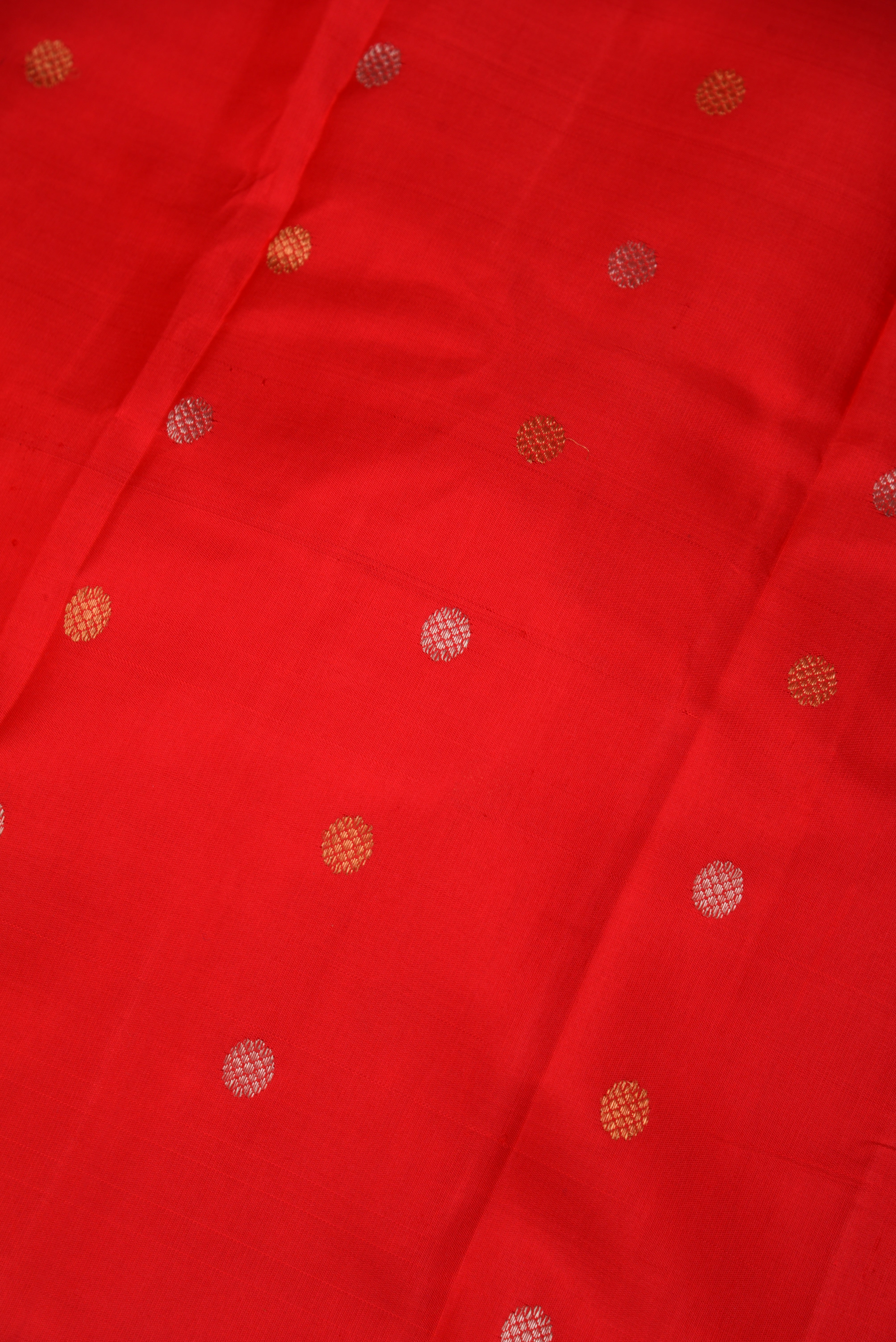 Kuttu Gadwal Pure Silk Handloom Saree