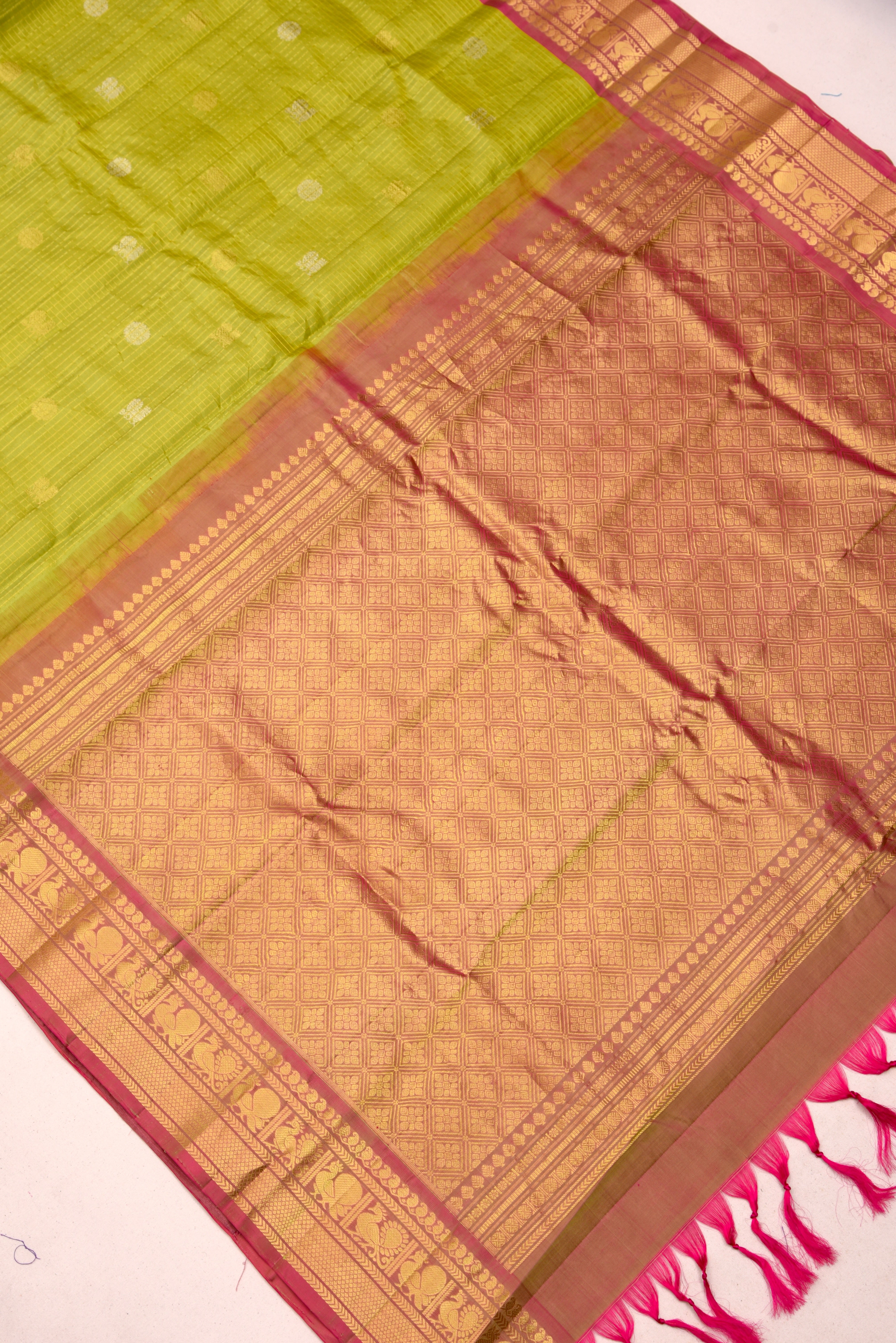 Kuttu Gadwal Pure Silk Handloom Saree