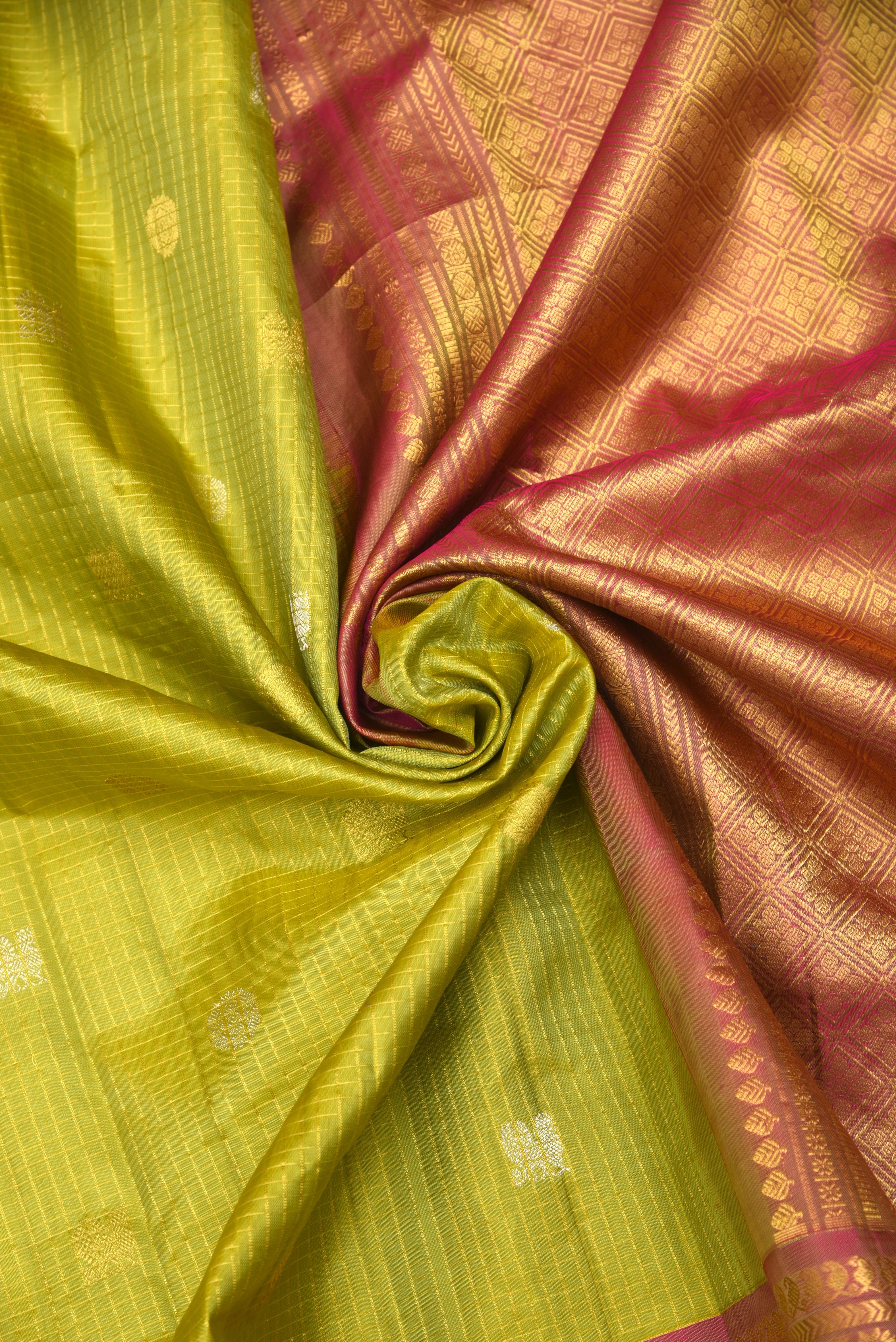 Kuttu Gadwal Pure Silk Handloom Saree