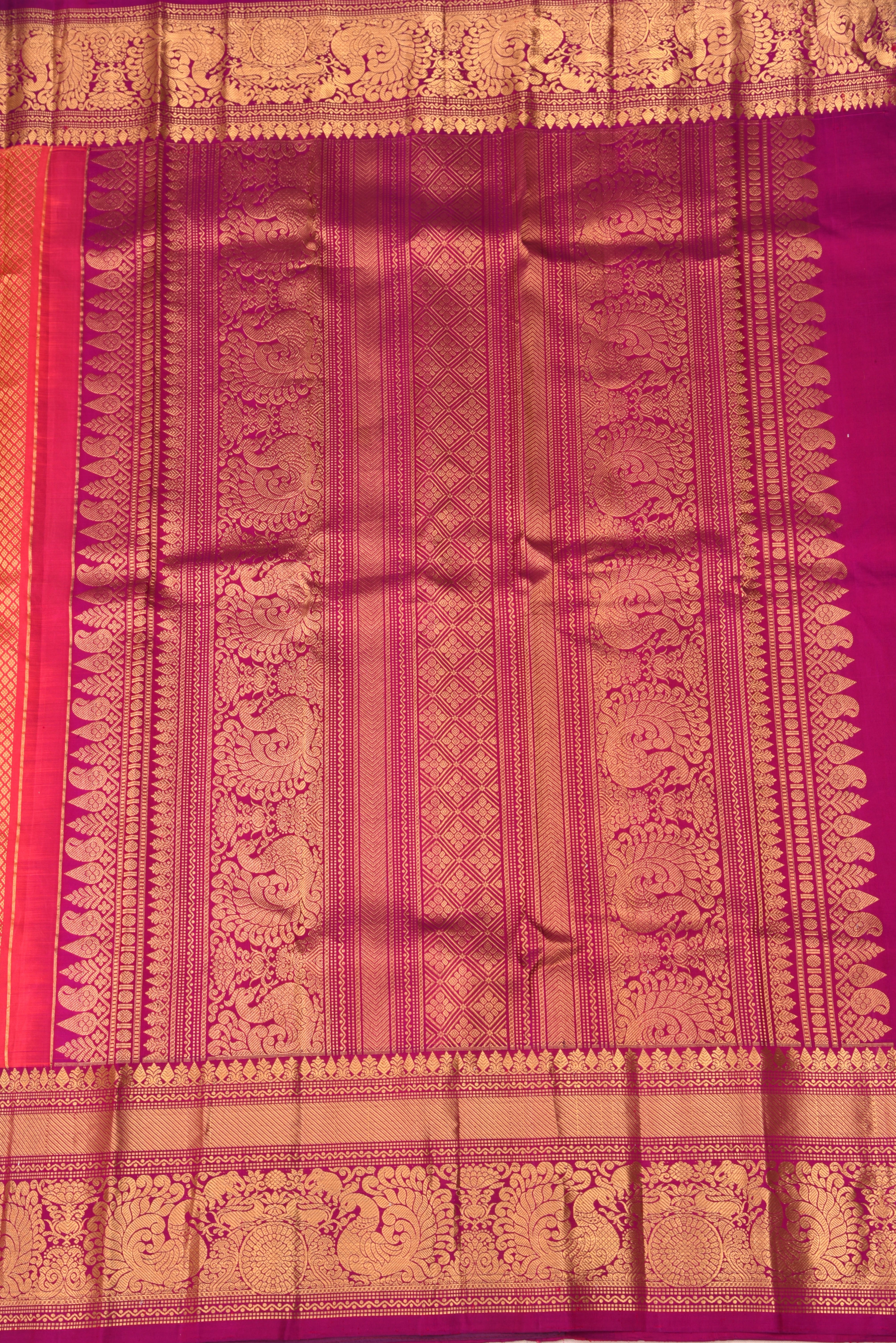 Kuttu Gadwal Pure Silk Handloom Saree