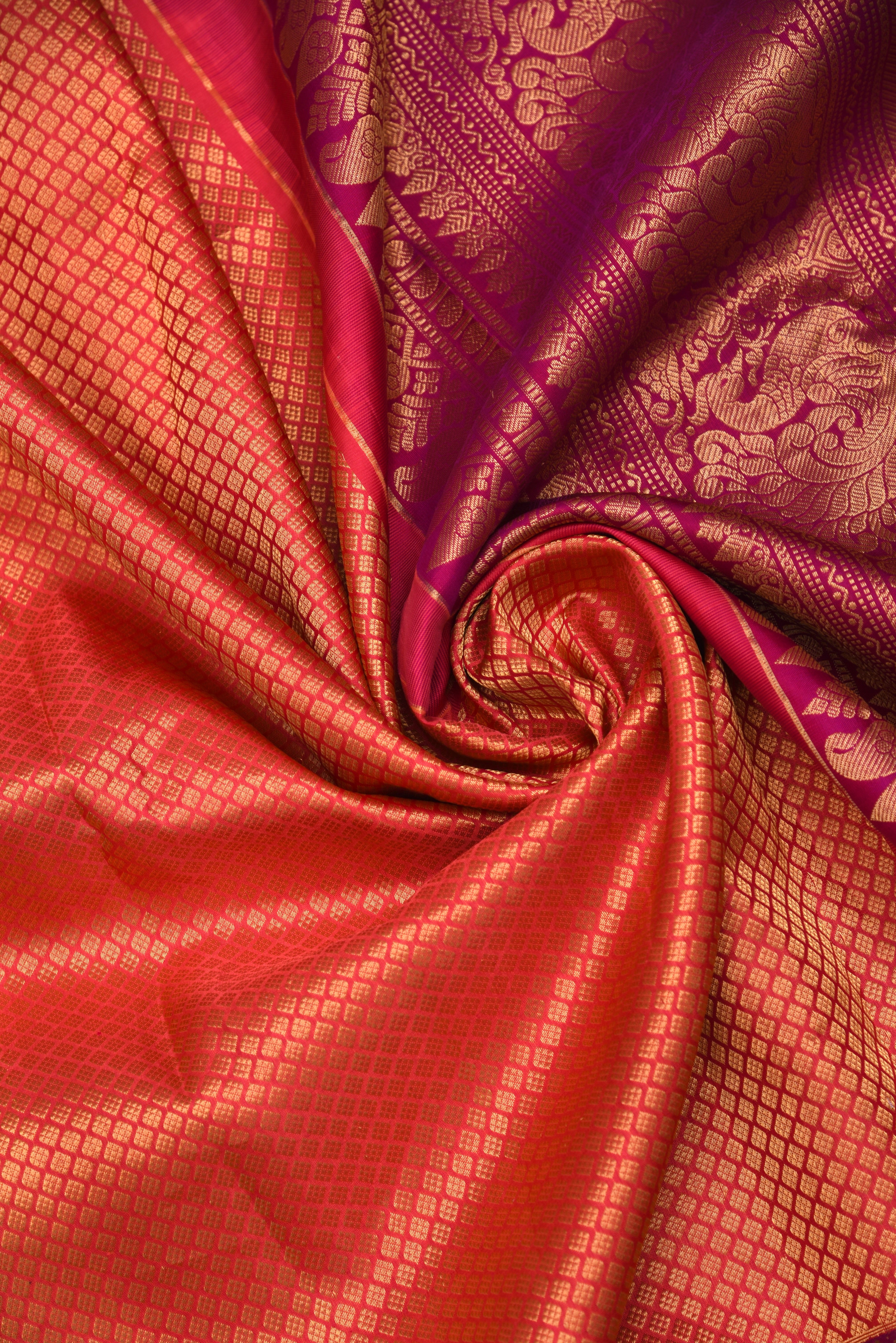 Kuttu Gadwal Pure Silk Handloom Saree
