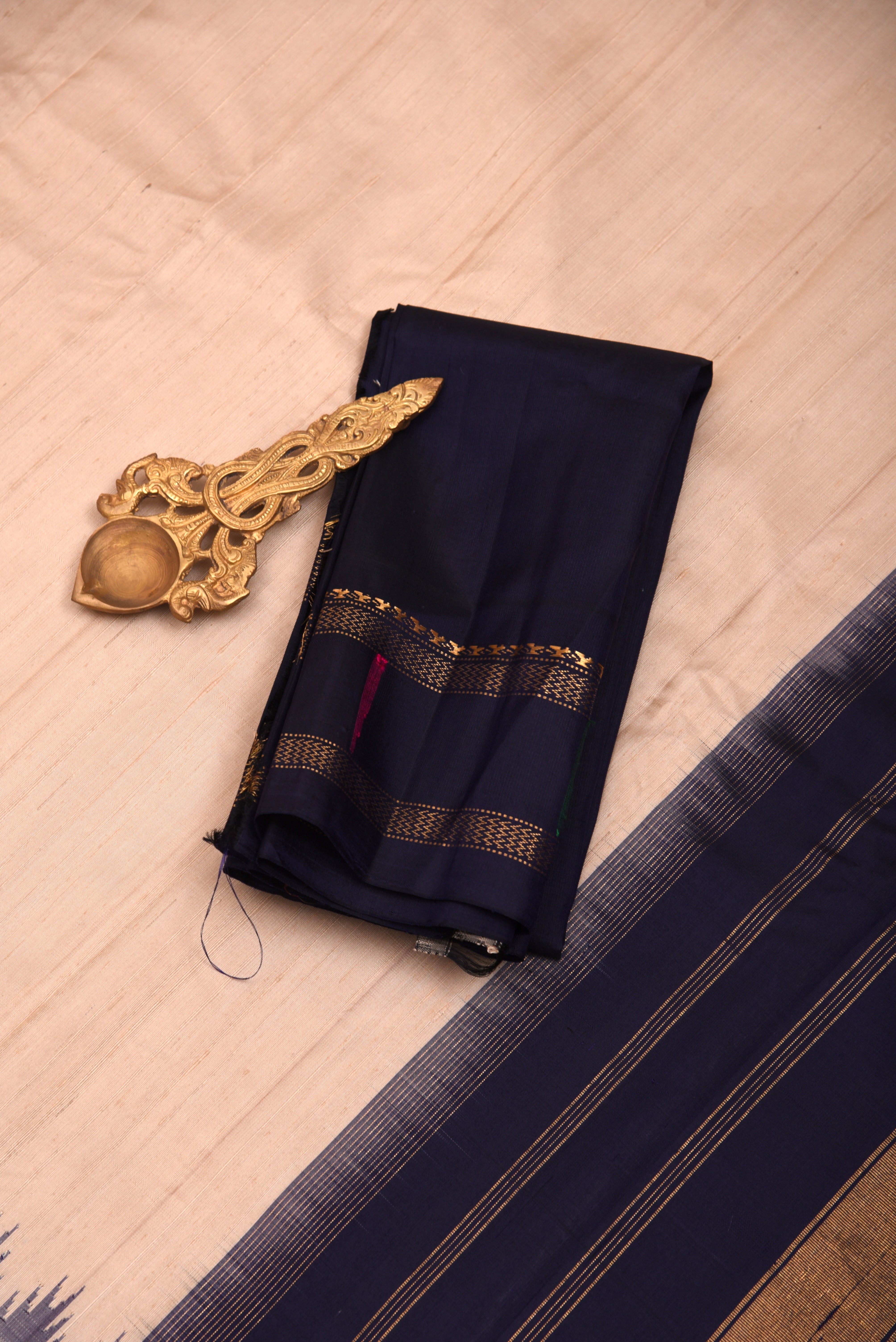 Kuttu Gadwal Silk Handloom Saree