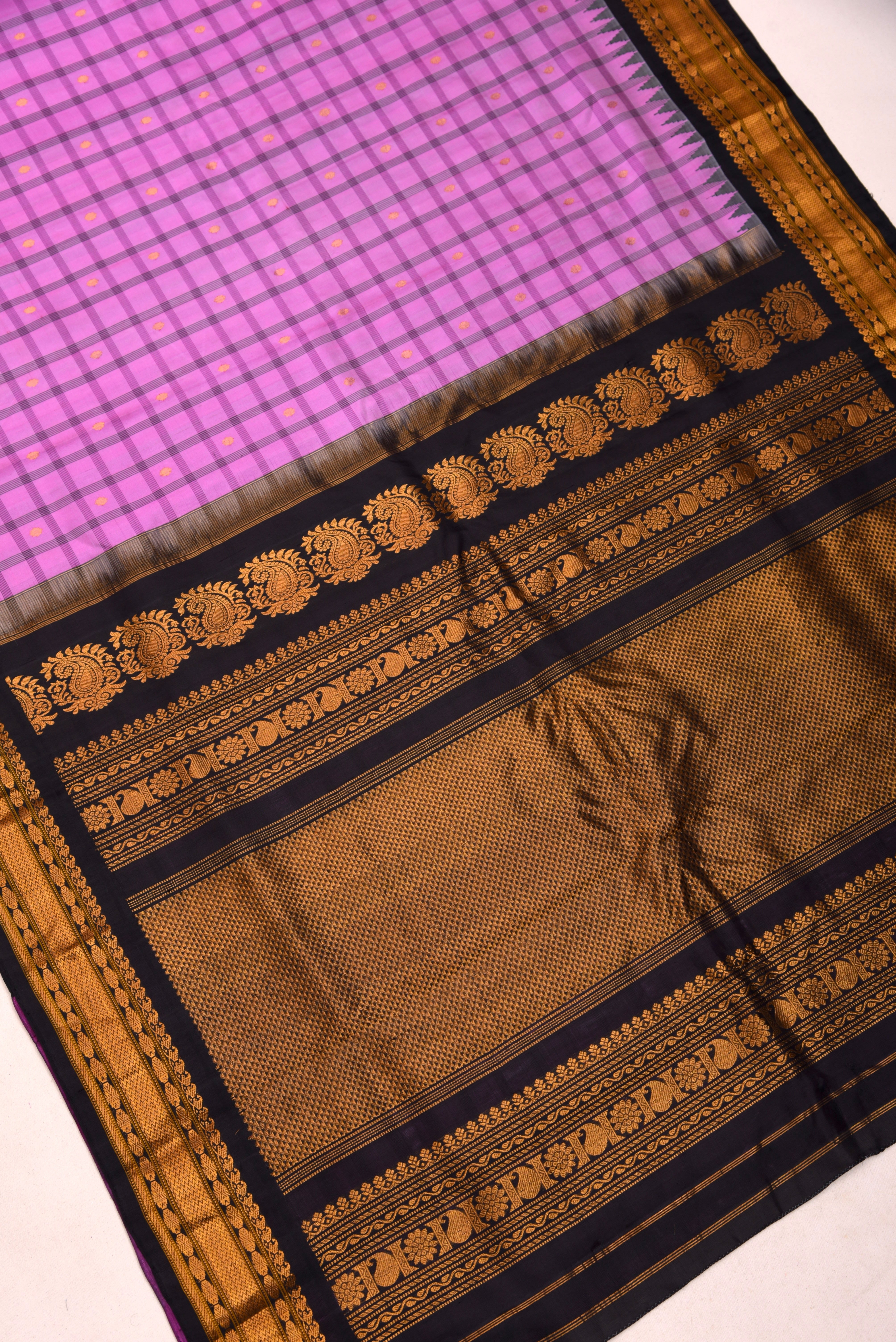 Kuttu Gadwal Pure Silk Handloom Saree