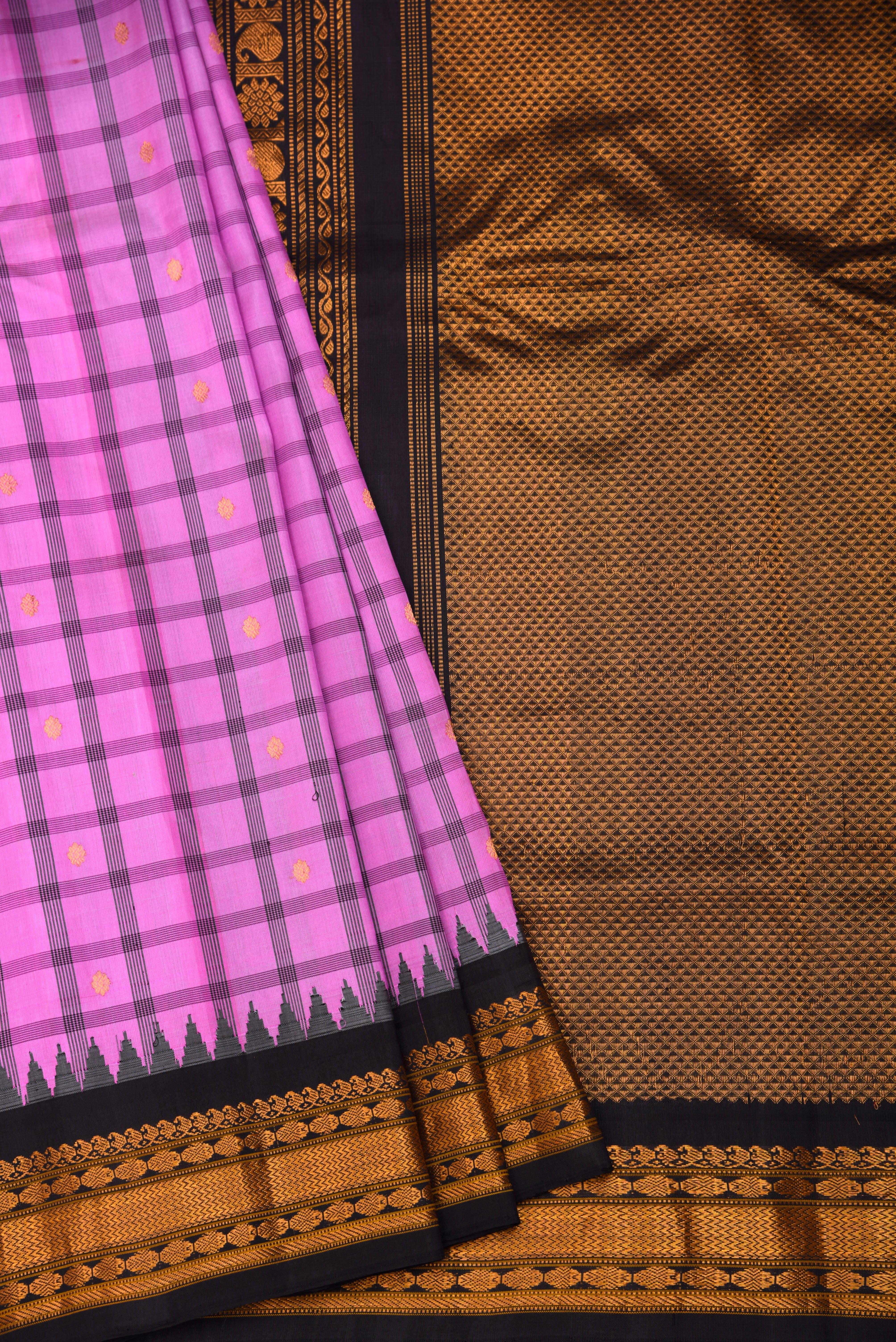 Kuttu Gadwal Pure Silk Handloom Saree