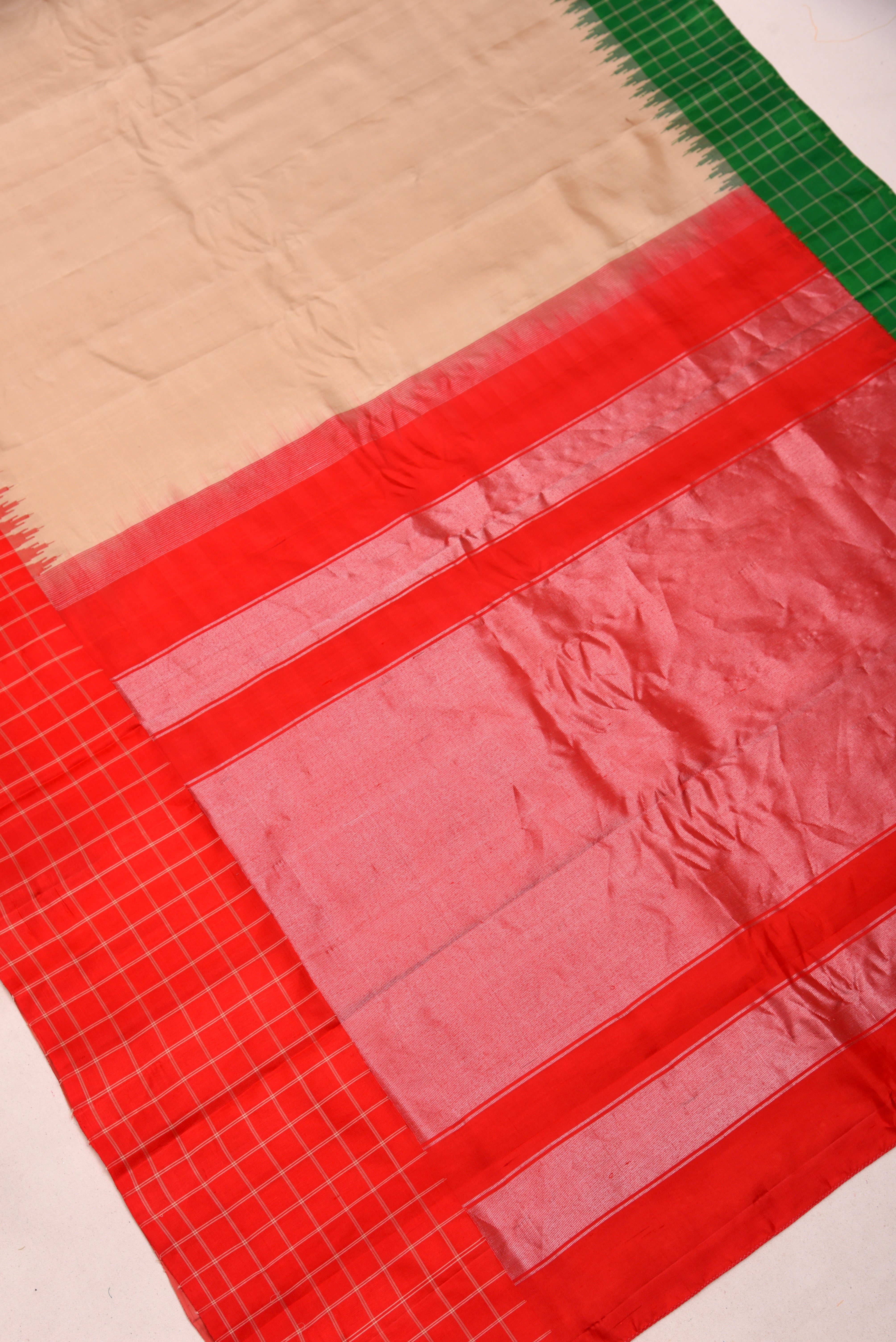 Kuttu Gadwal Pure Silk Handloom Saree