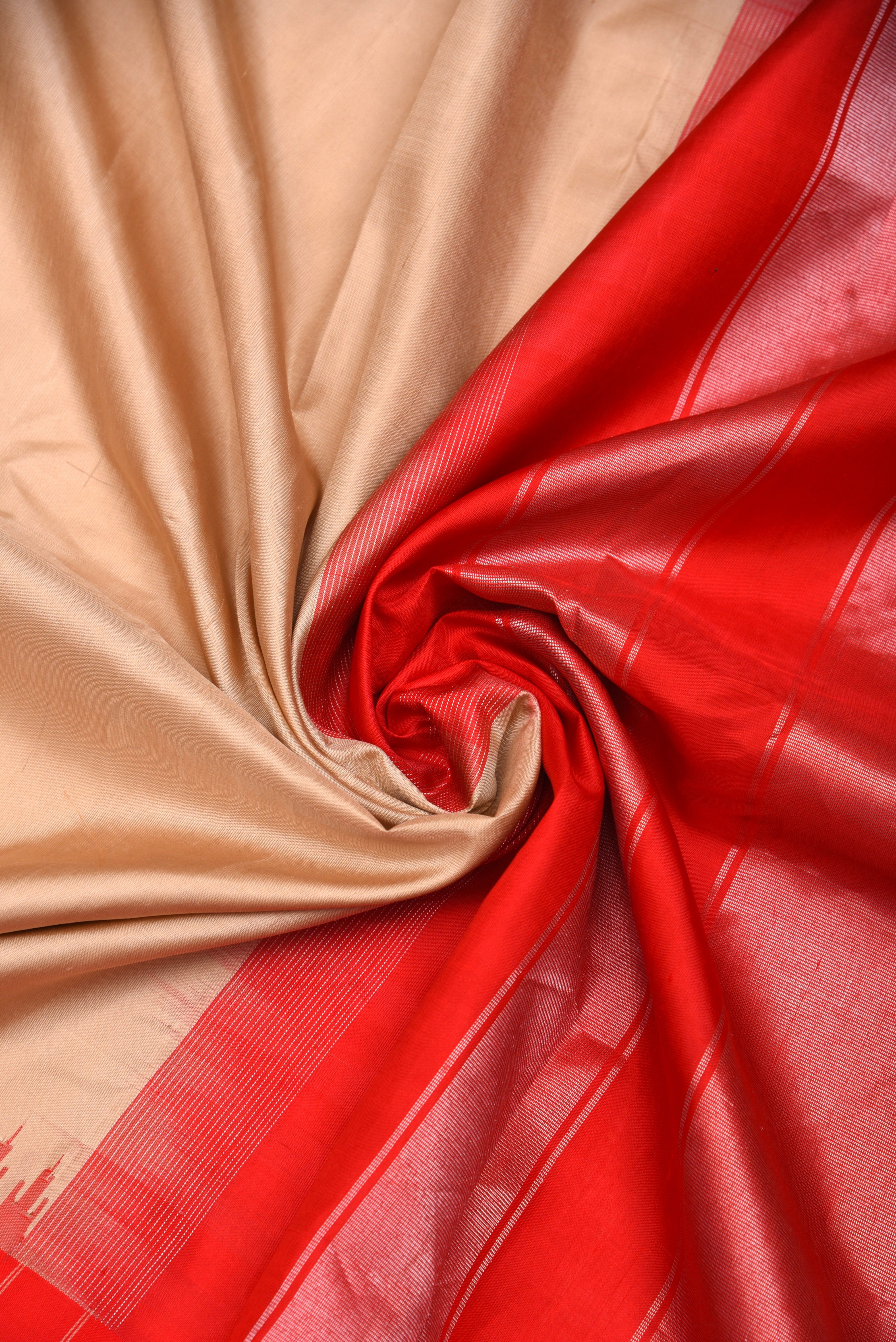 Kuttu Gadwal Pure Silk Handloom Saree