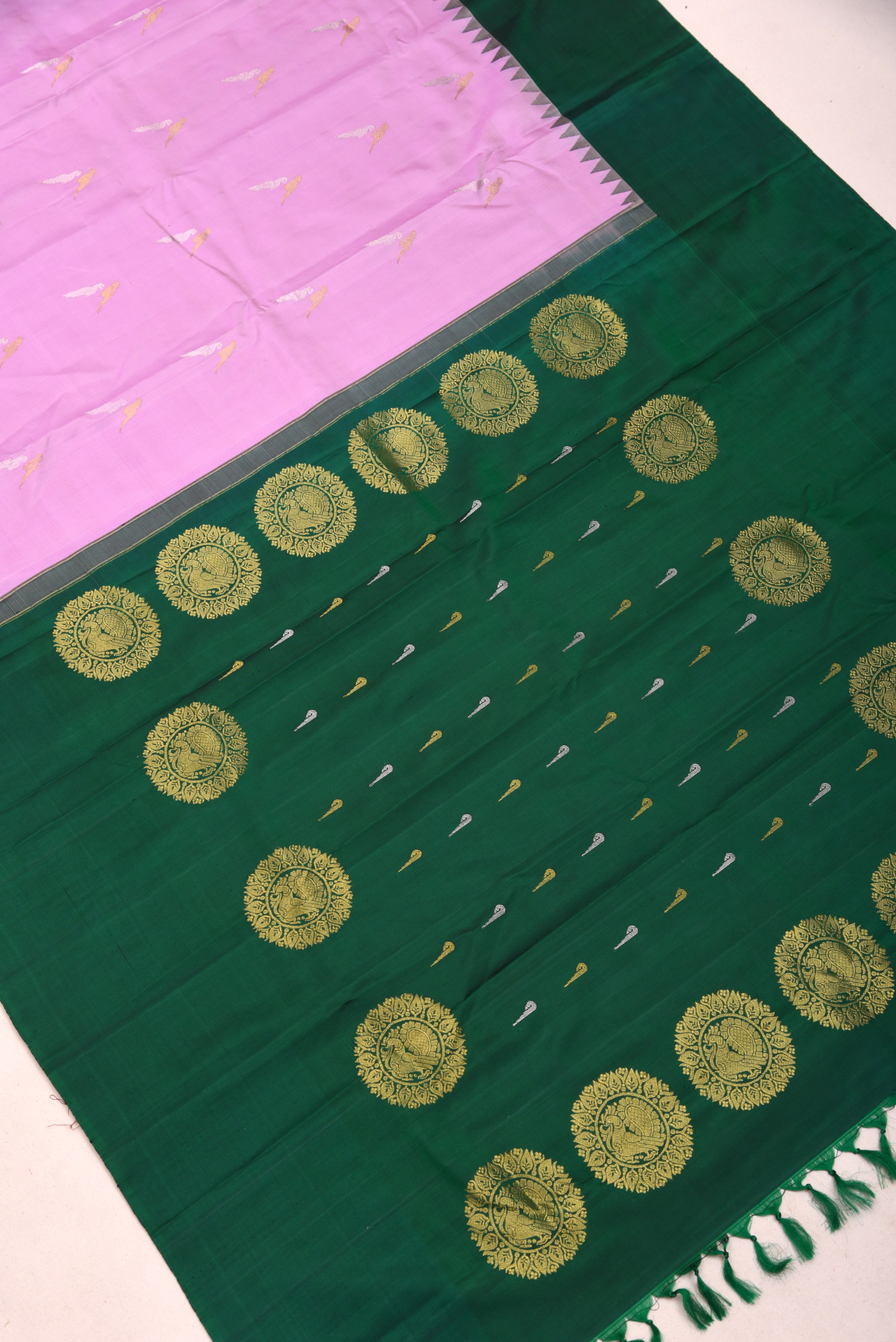 Kuttu Gadwal Pure Silk Handloom Saree