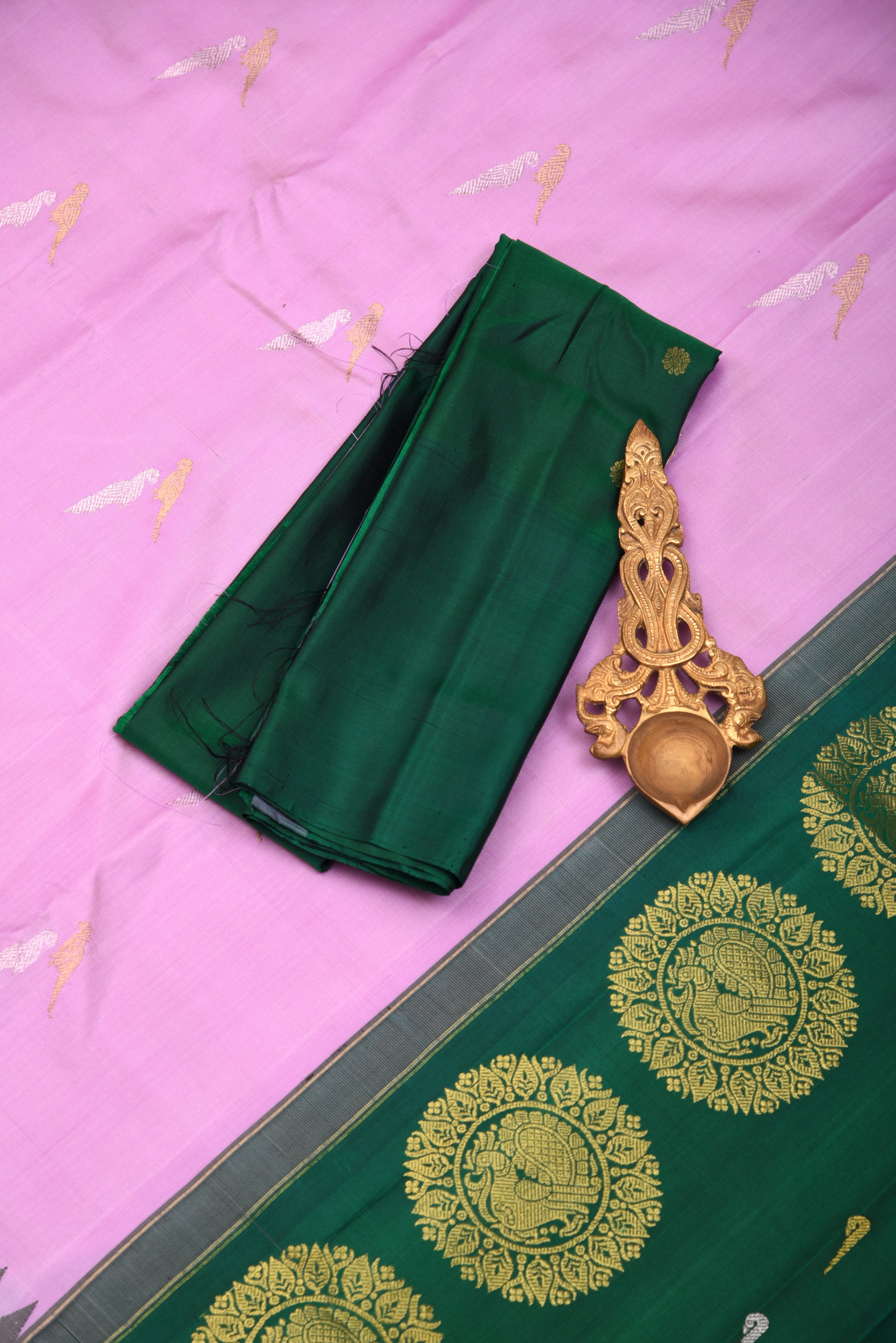 Kuttu Gadwal Pure Silk Handloom Saree