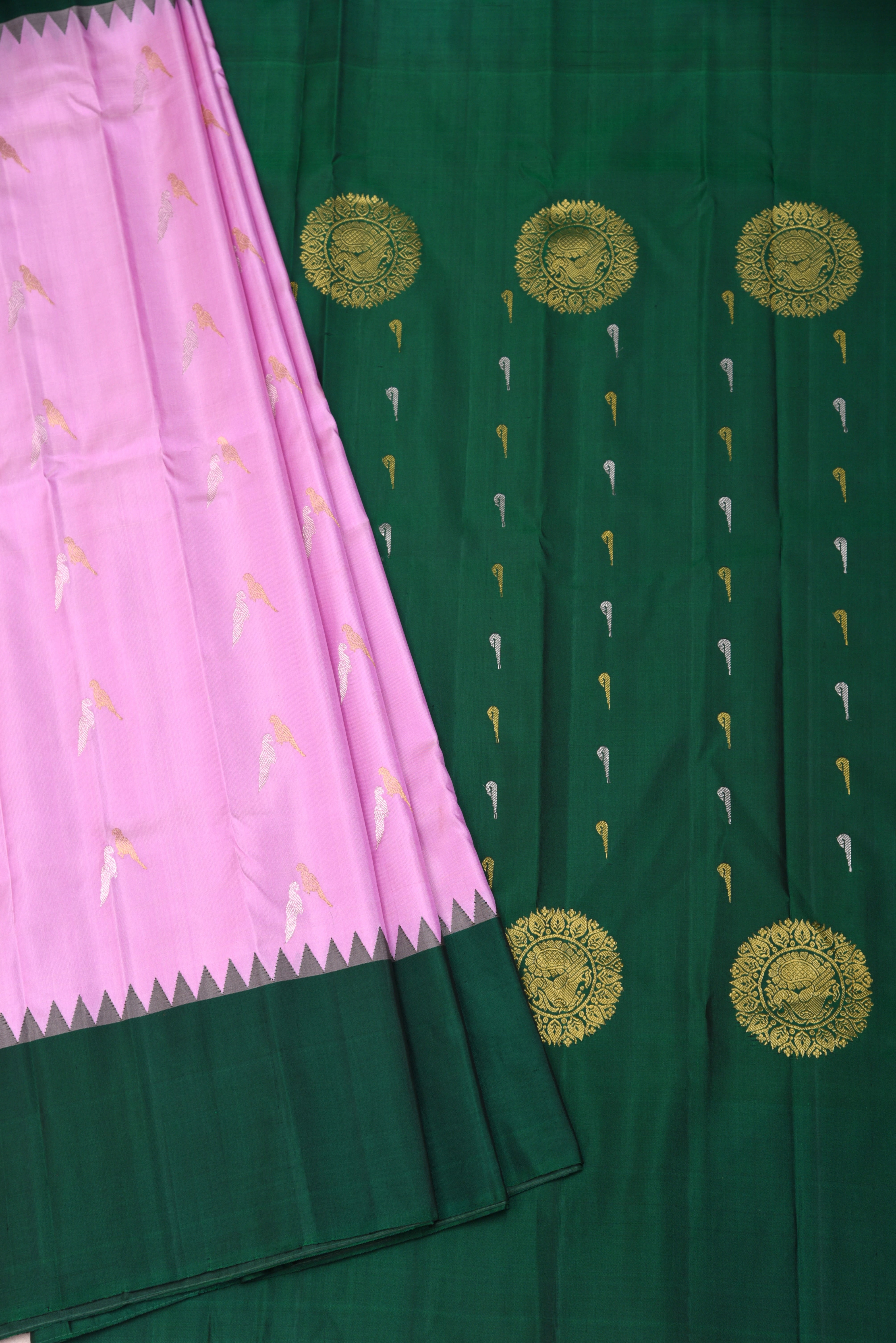 Kuttu Gadwal Pure Silk Handloom Saree