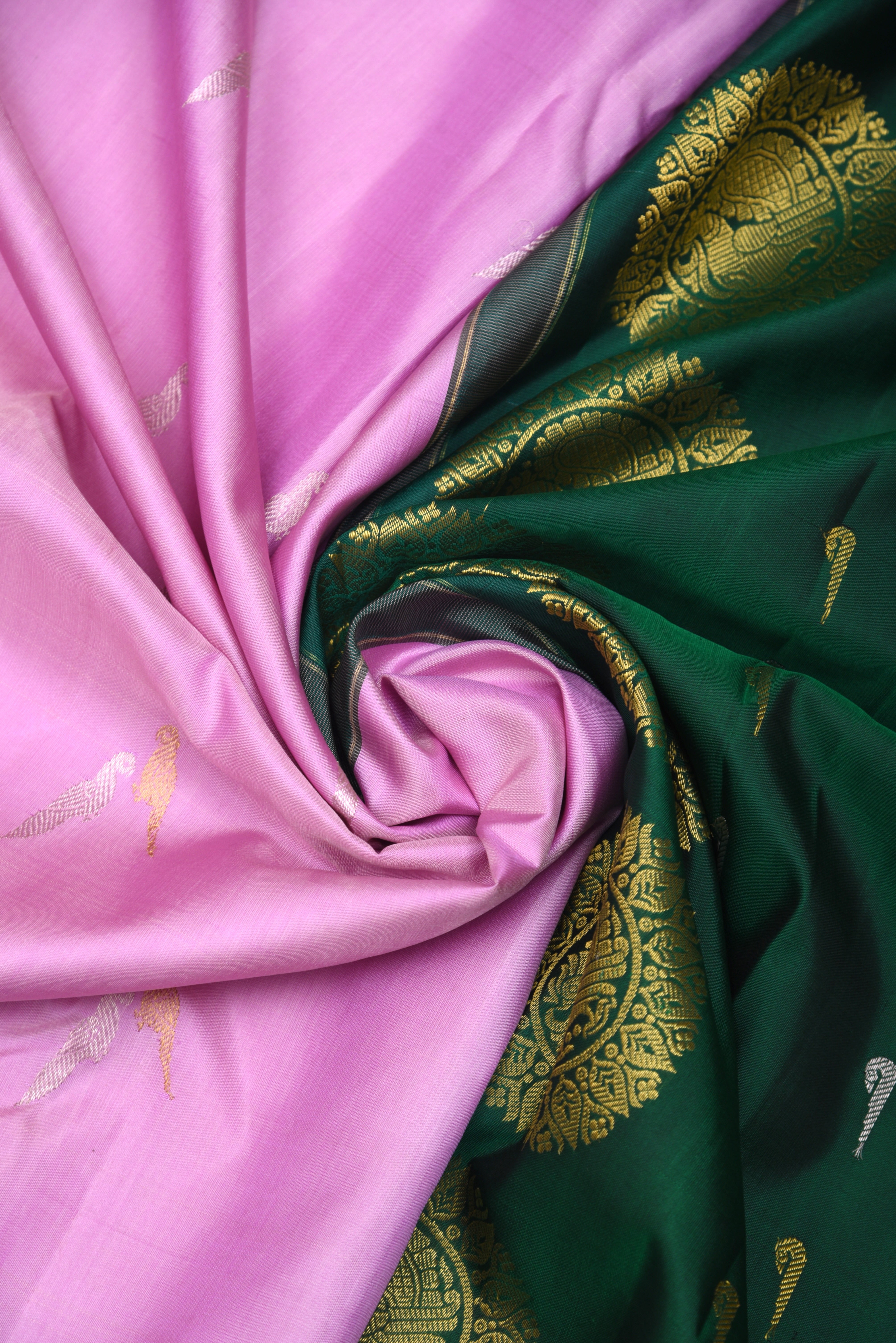 Kuttu Gadwal Pure Silk Handloom Saree