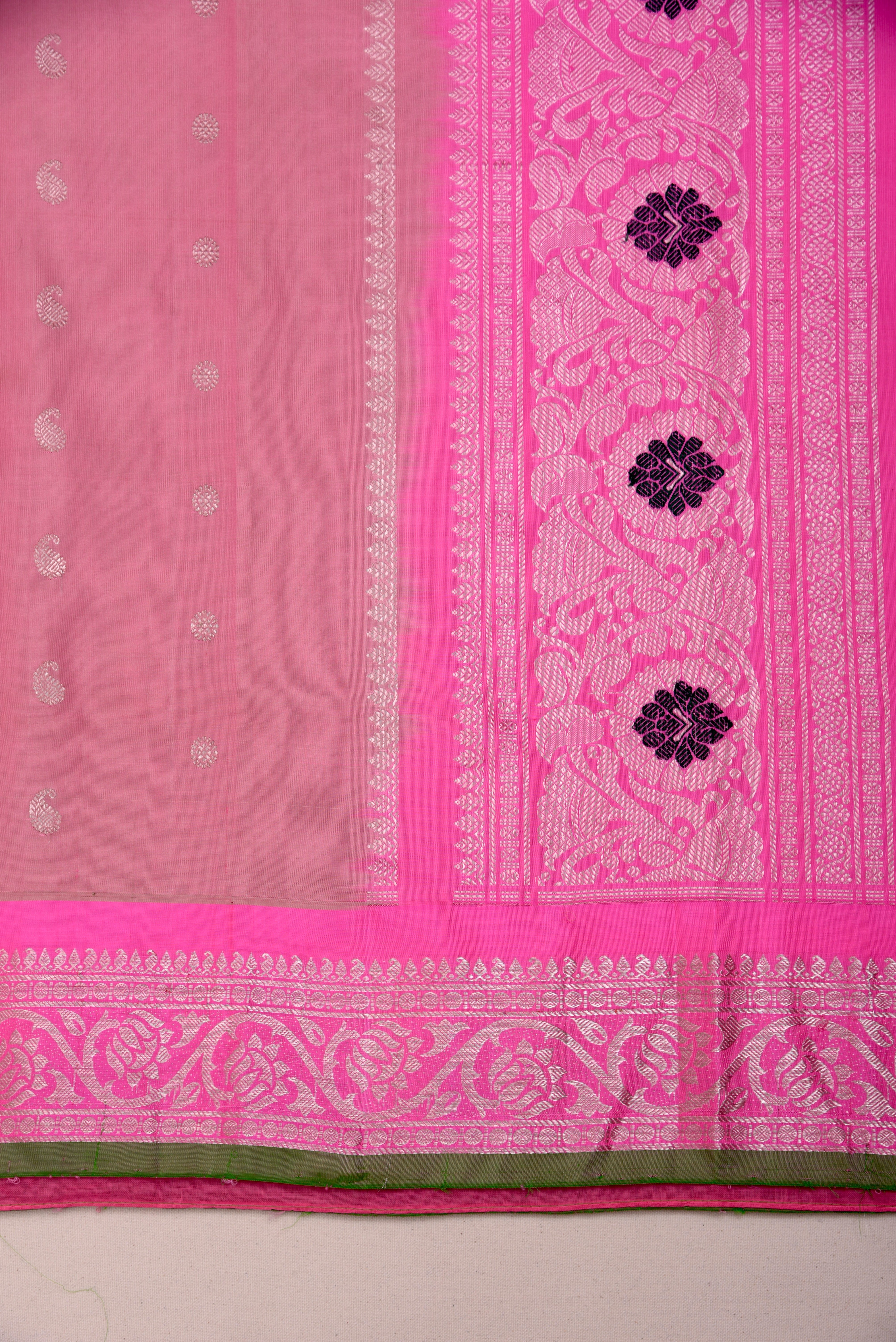 Kuttu Gadwal Pure Silk Handloom Saree