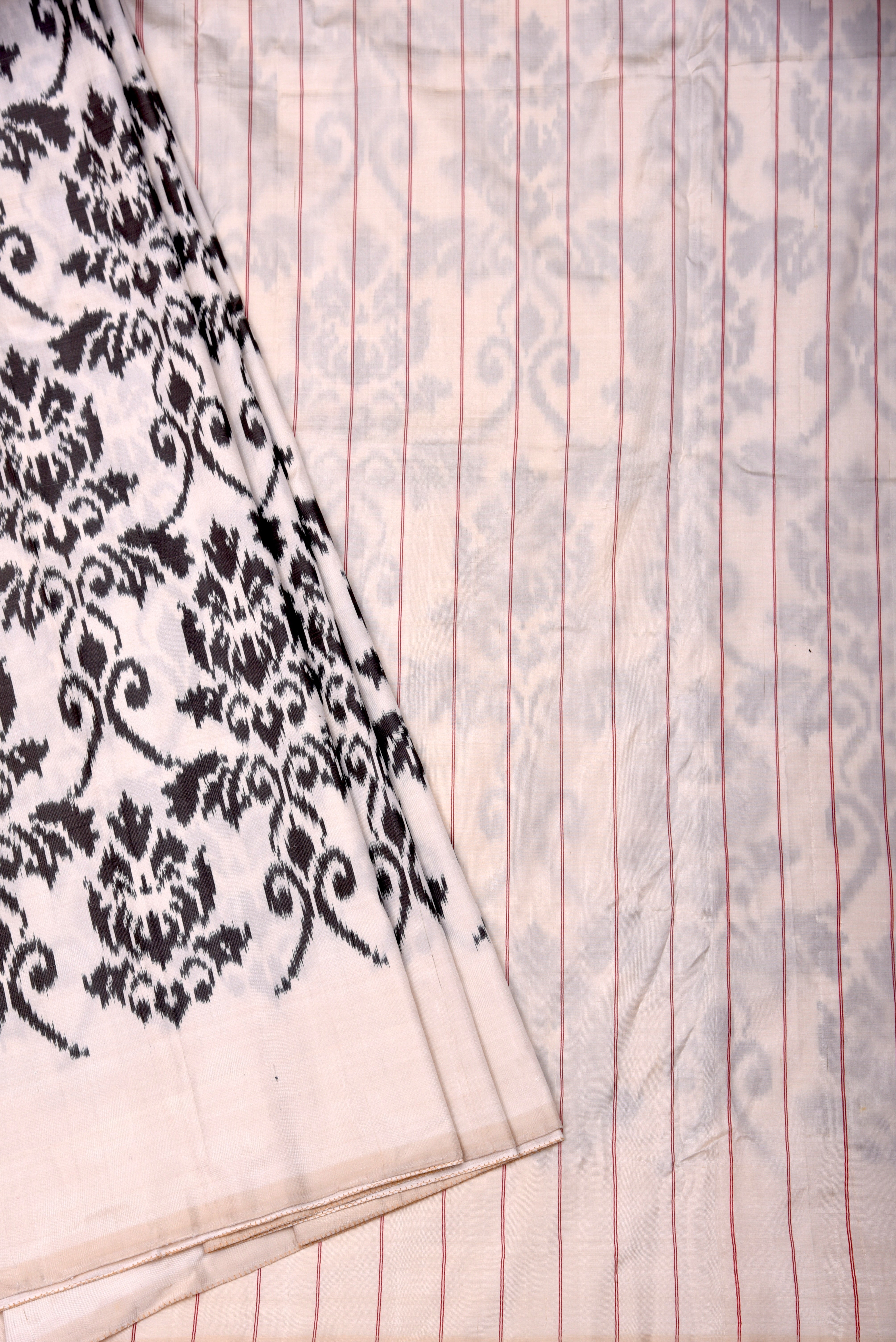 Pochumpalli Ikkat Pure Silk Handloom Saree