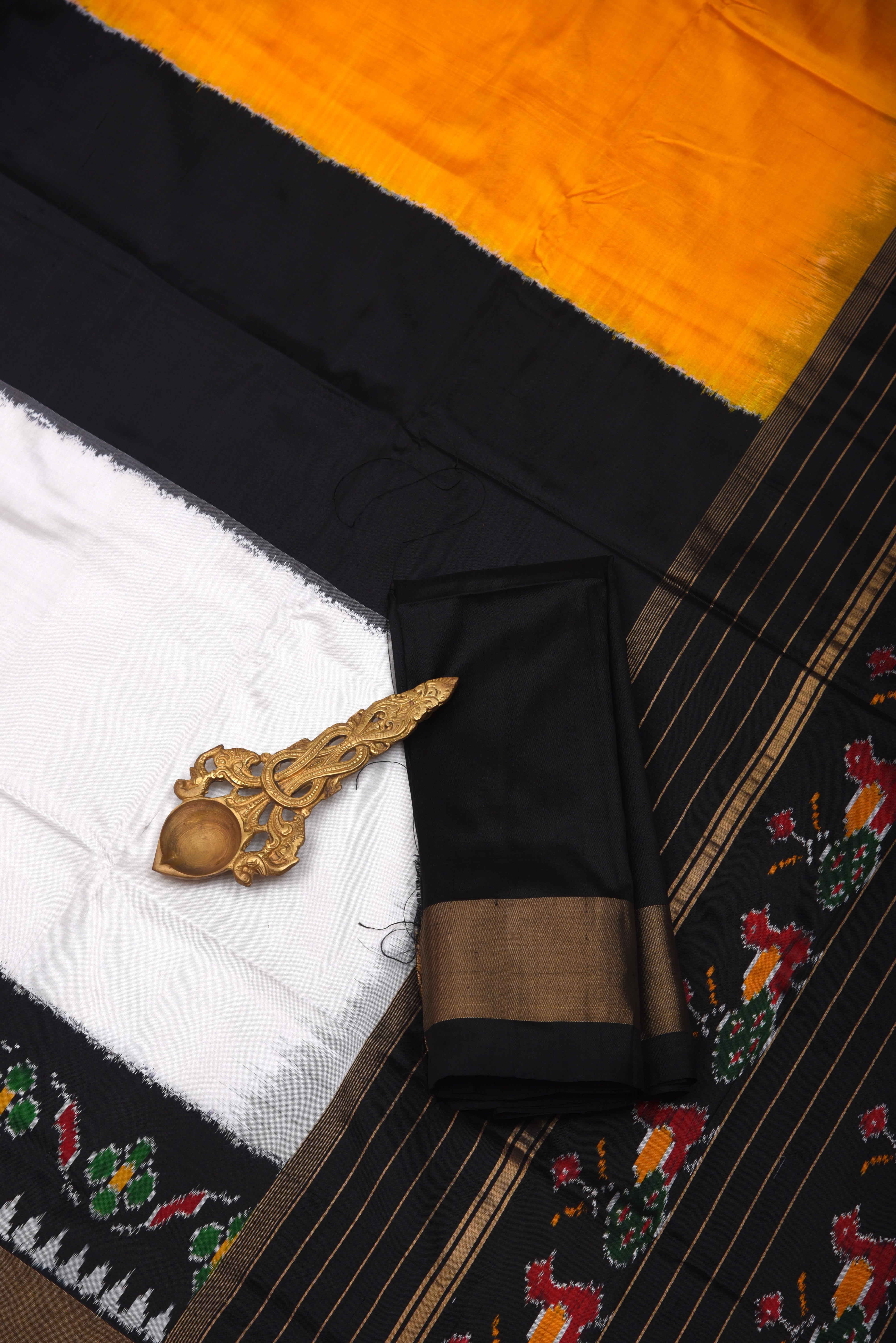 Pochumpalli Ikkat Pure Silk Handloom Saree