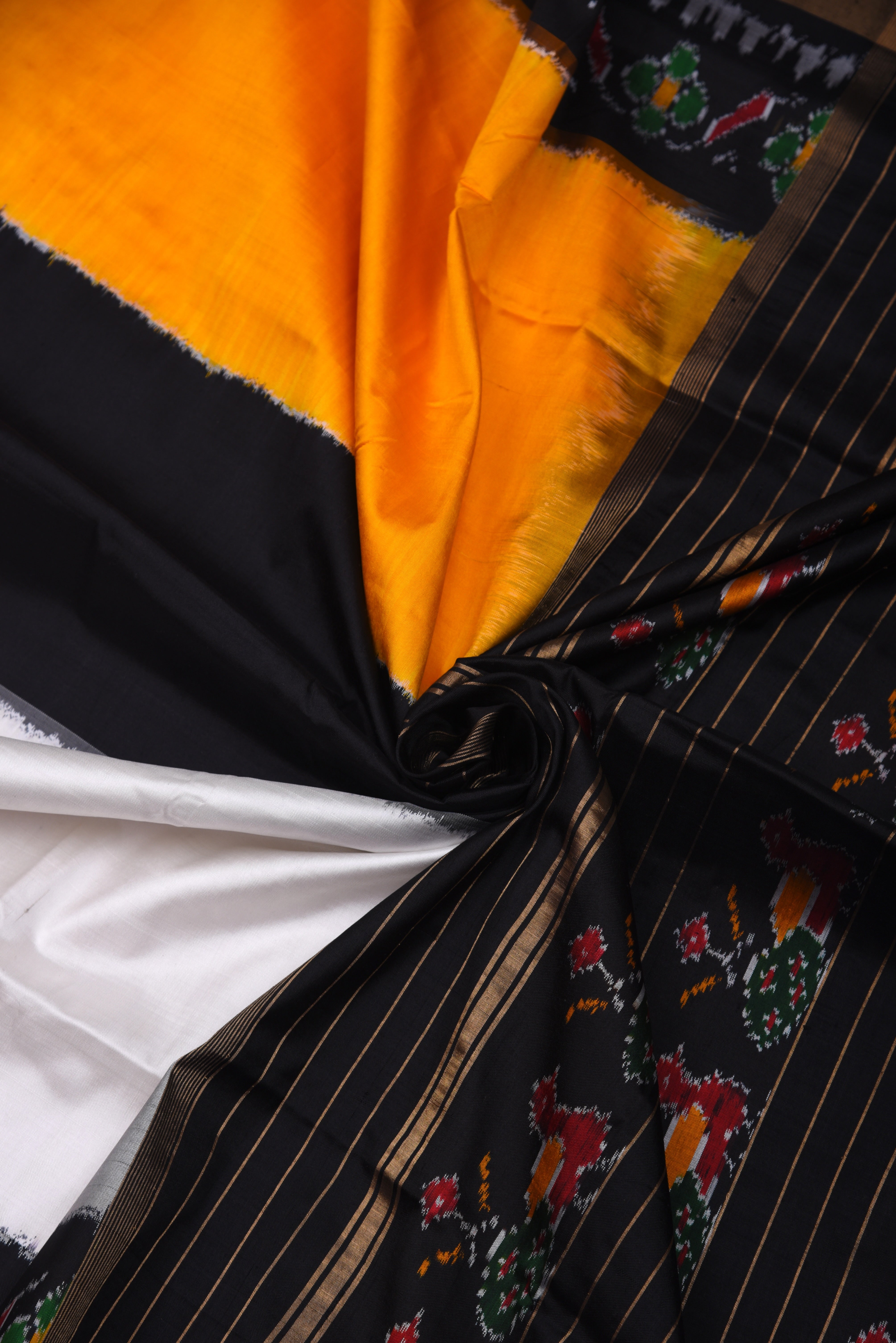 Pochumpalli Ikkat Pure Silk Handloom Saree