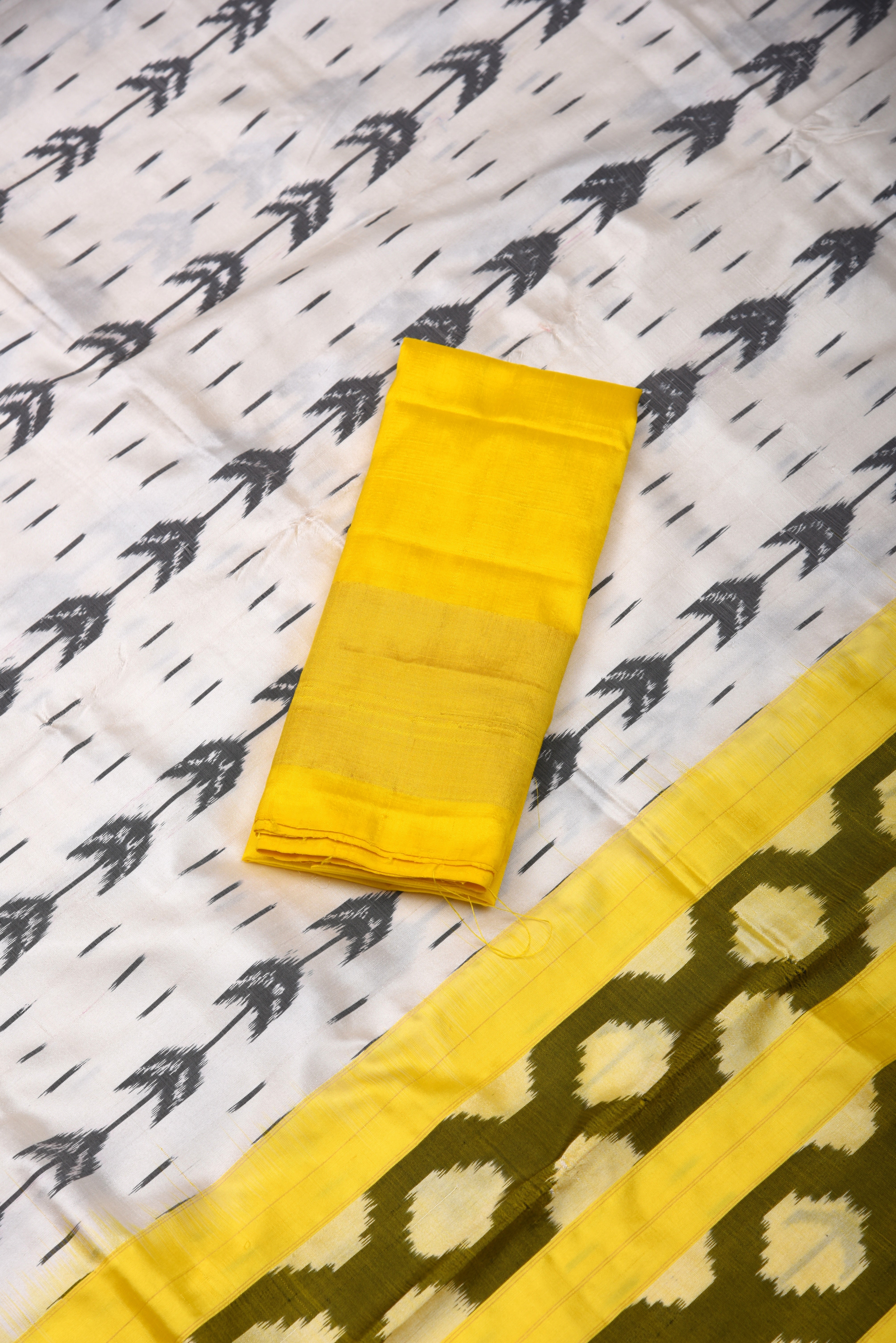 Pochumpalli Ikkat Pure Silk Handloom Saree