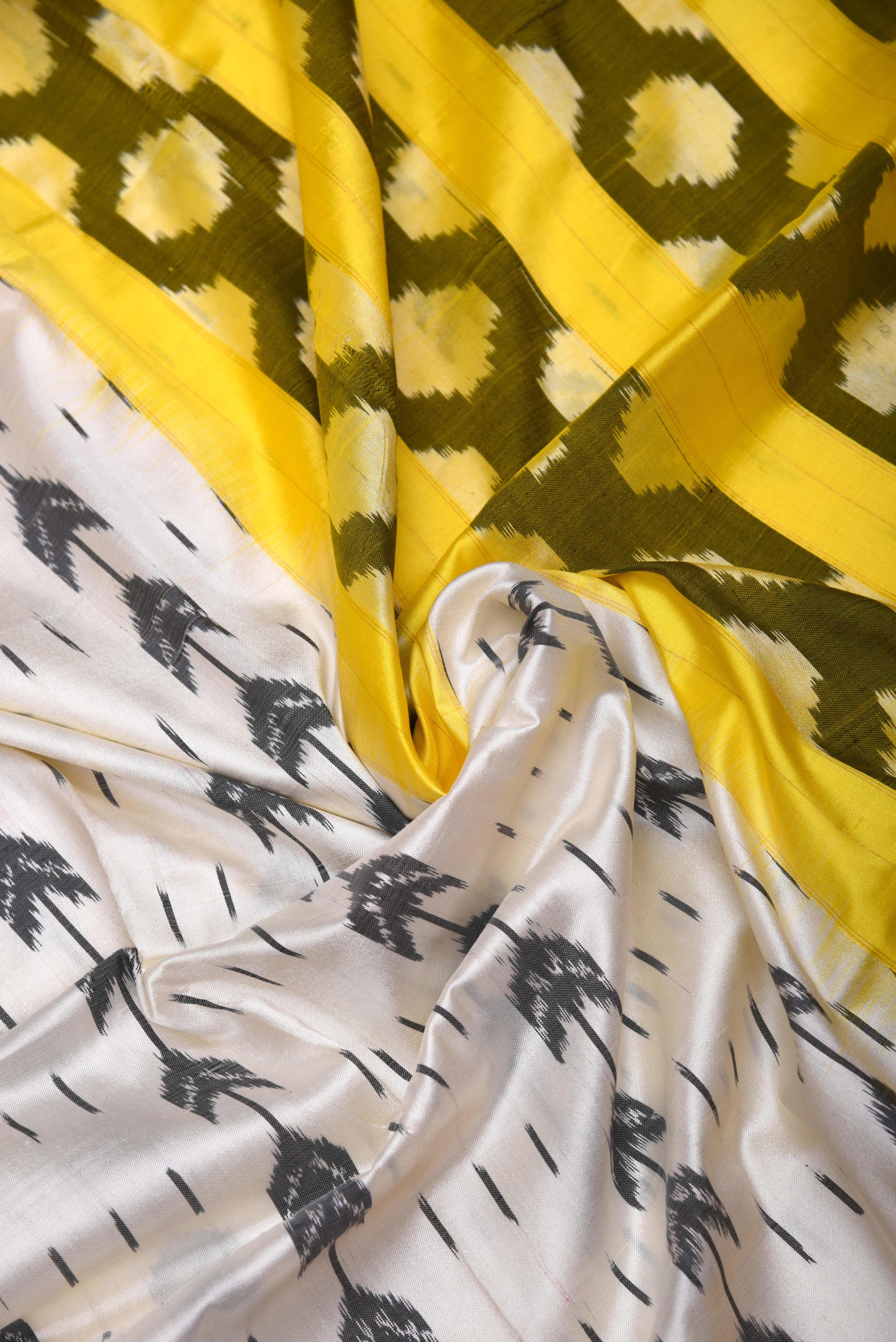 Pochumpalli Ikkat Pure Silk Handloom Saree