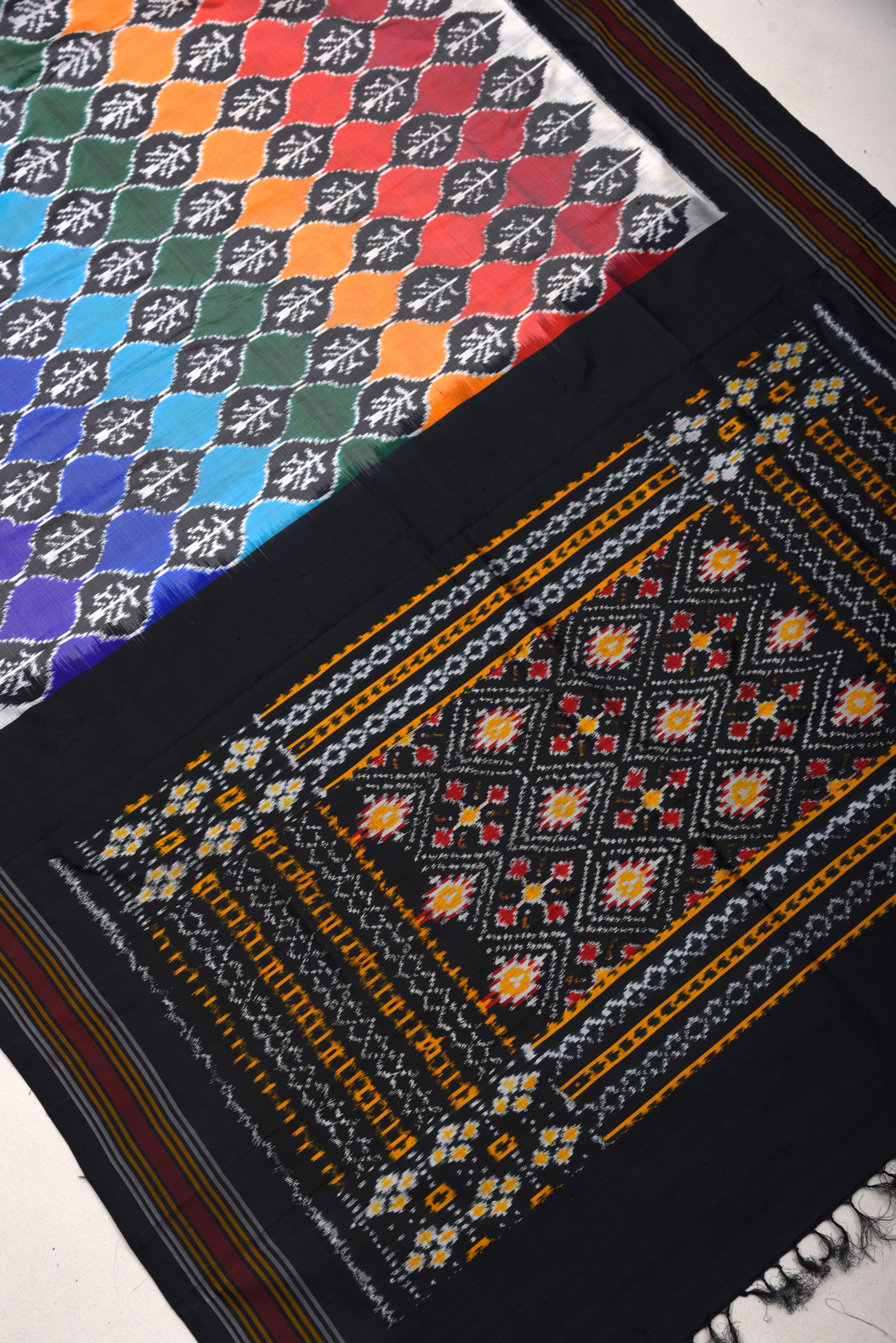 Pochumpalli Ikkat Pure Silk Handloom Saree