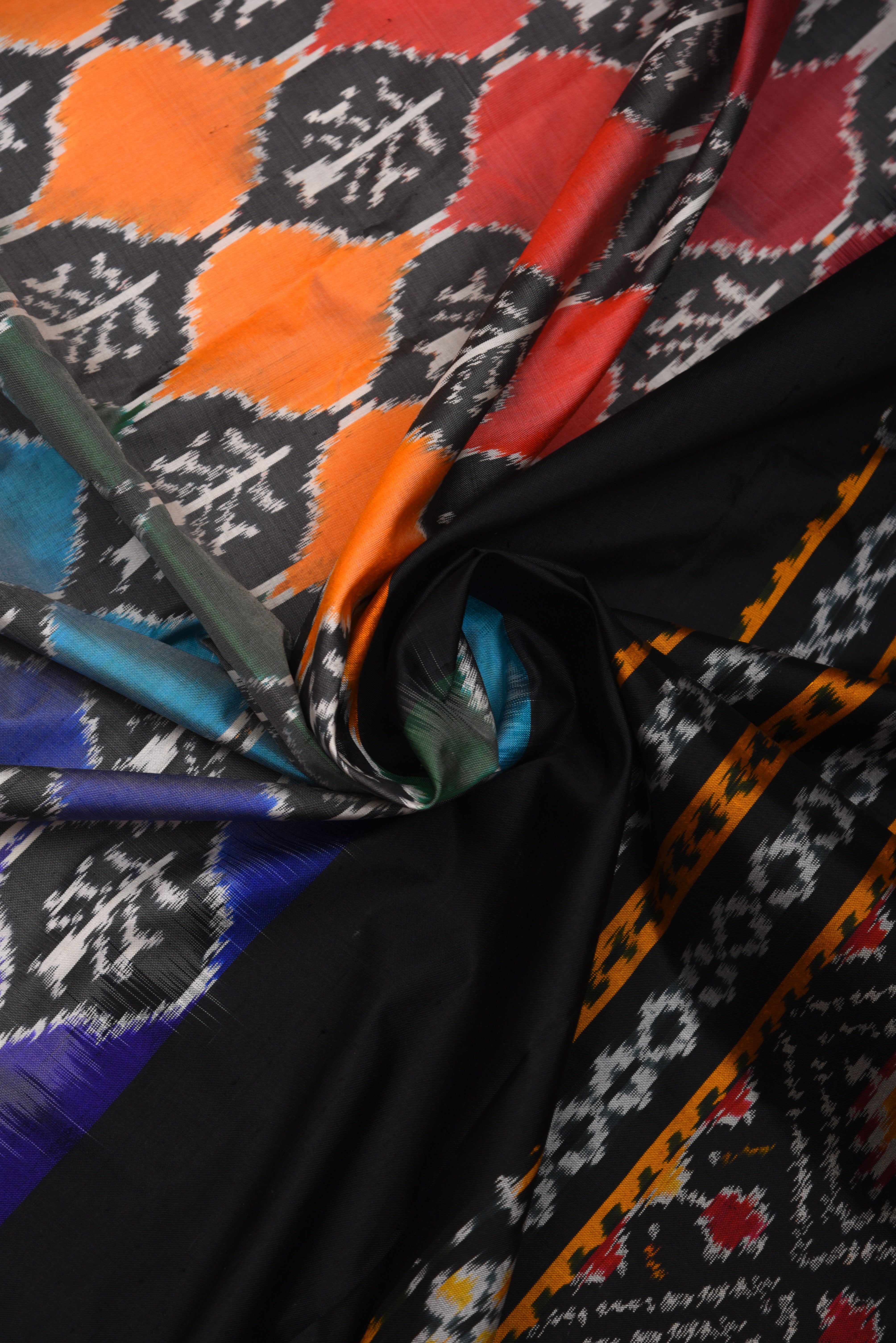 Pochumpalli Ikkat Pure Silk Handloom Saree