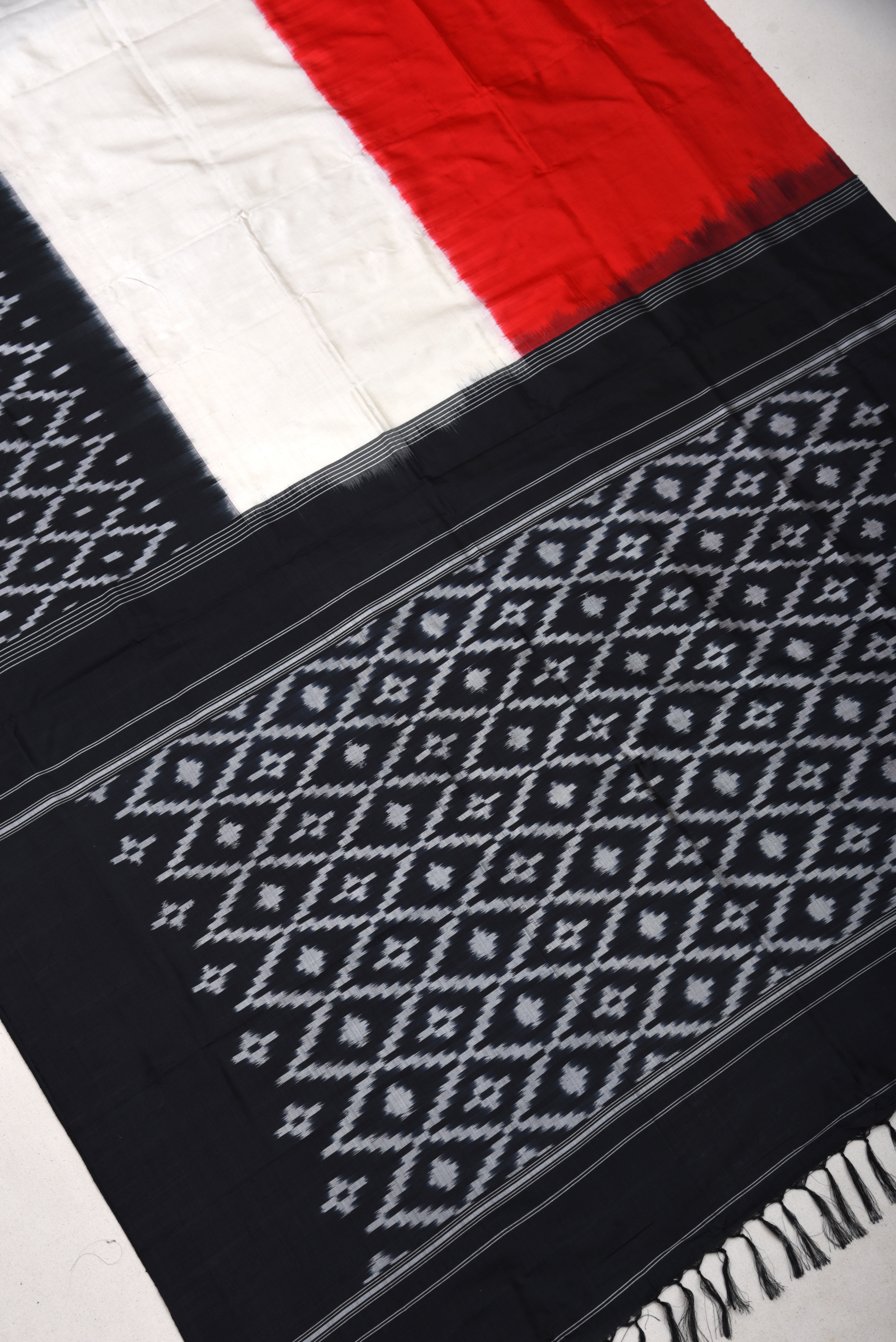 Pochumpalli Ikkat Pure Silk Handloom Saree