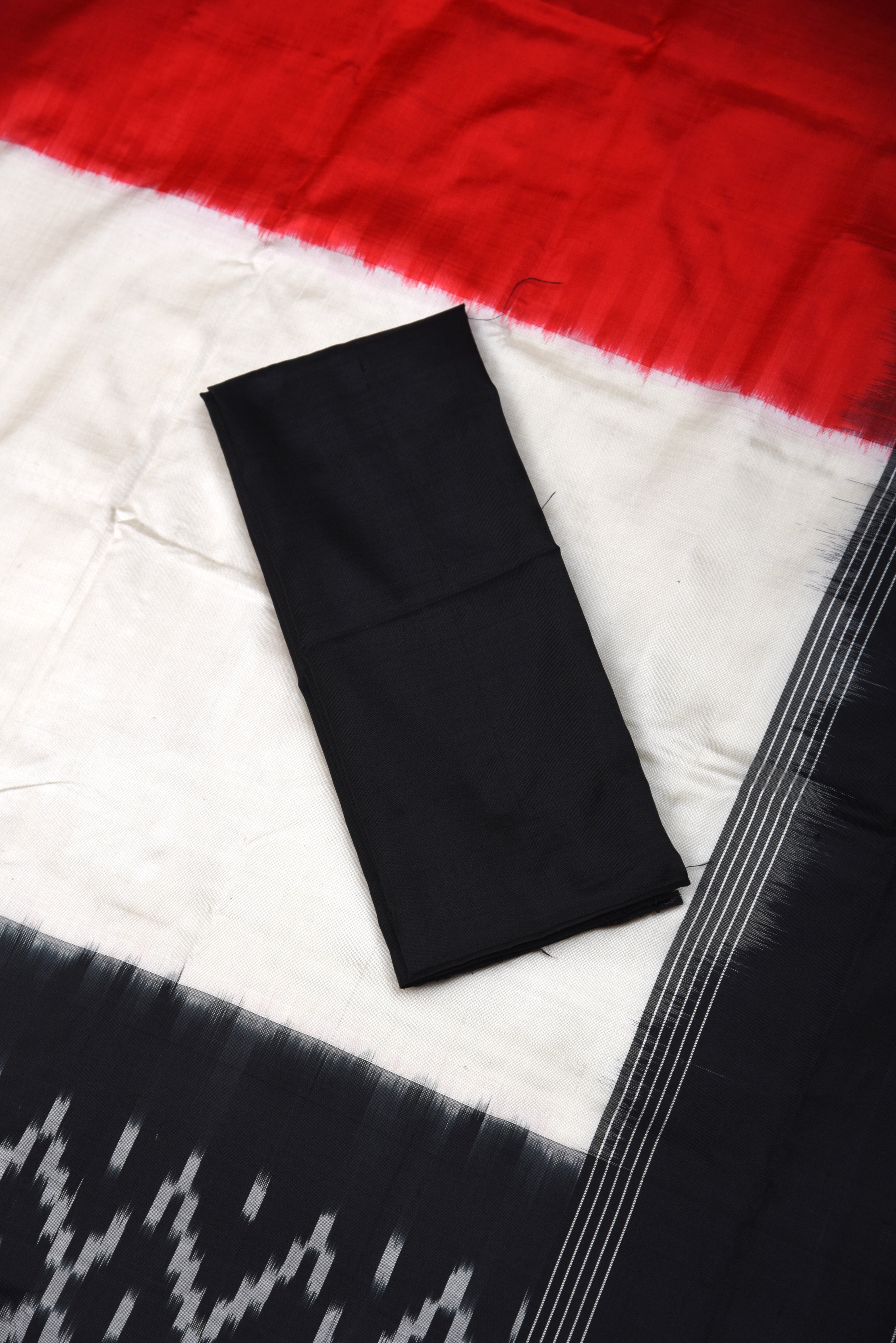 Pochumpalli Ikkat Pure Silk Handloom Saree