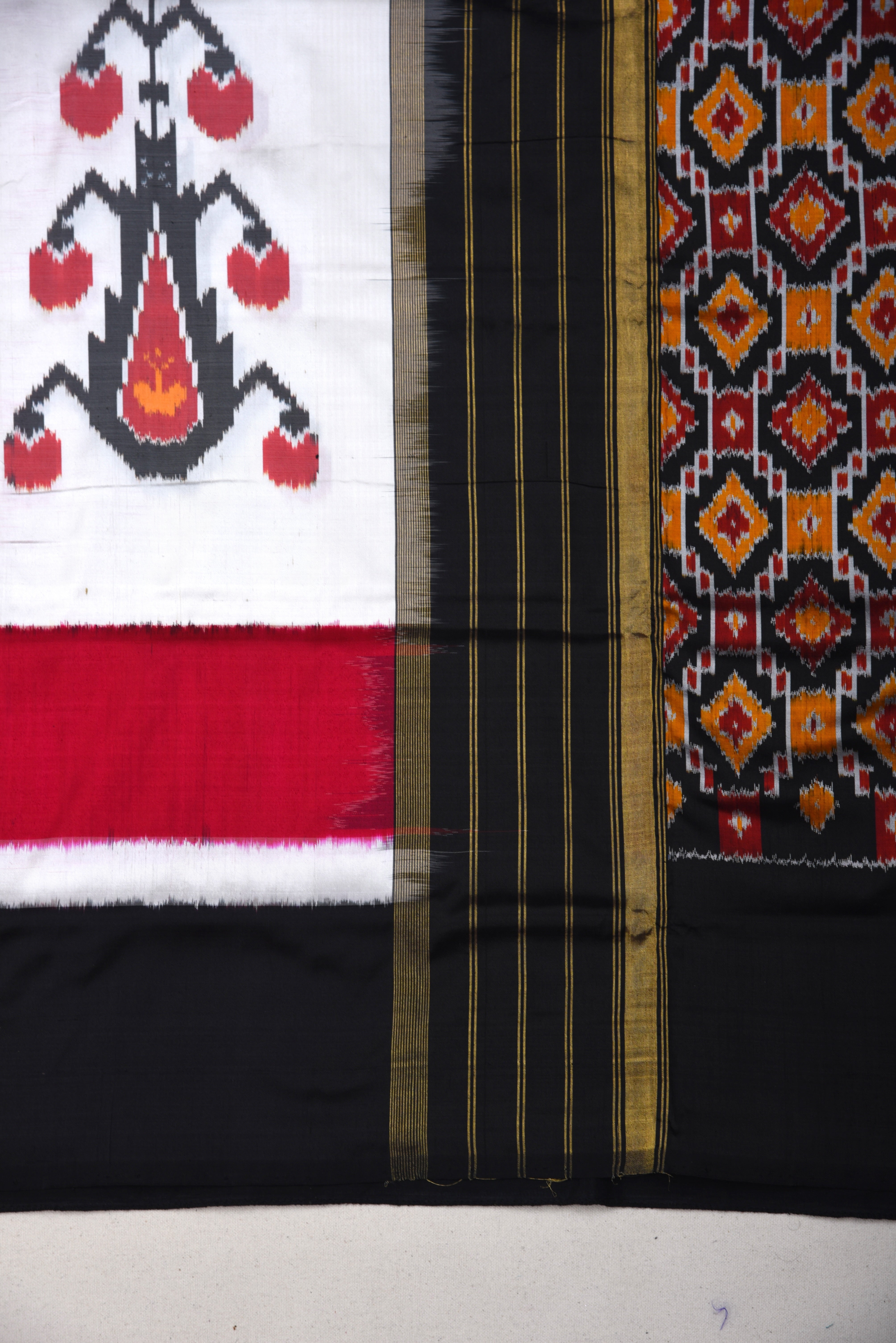 Pochumpalli Ikkat Pure Silk Handloom Saree