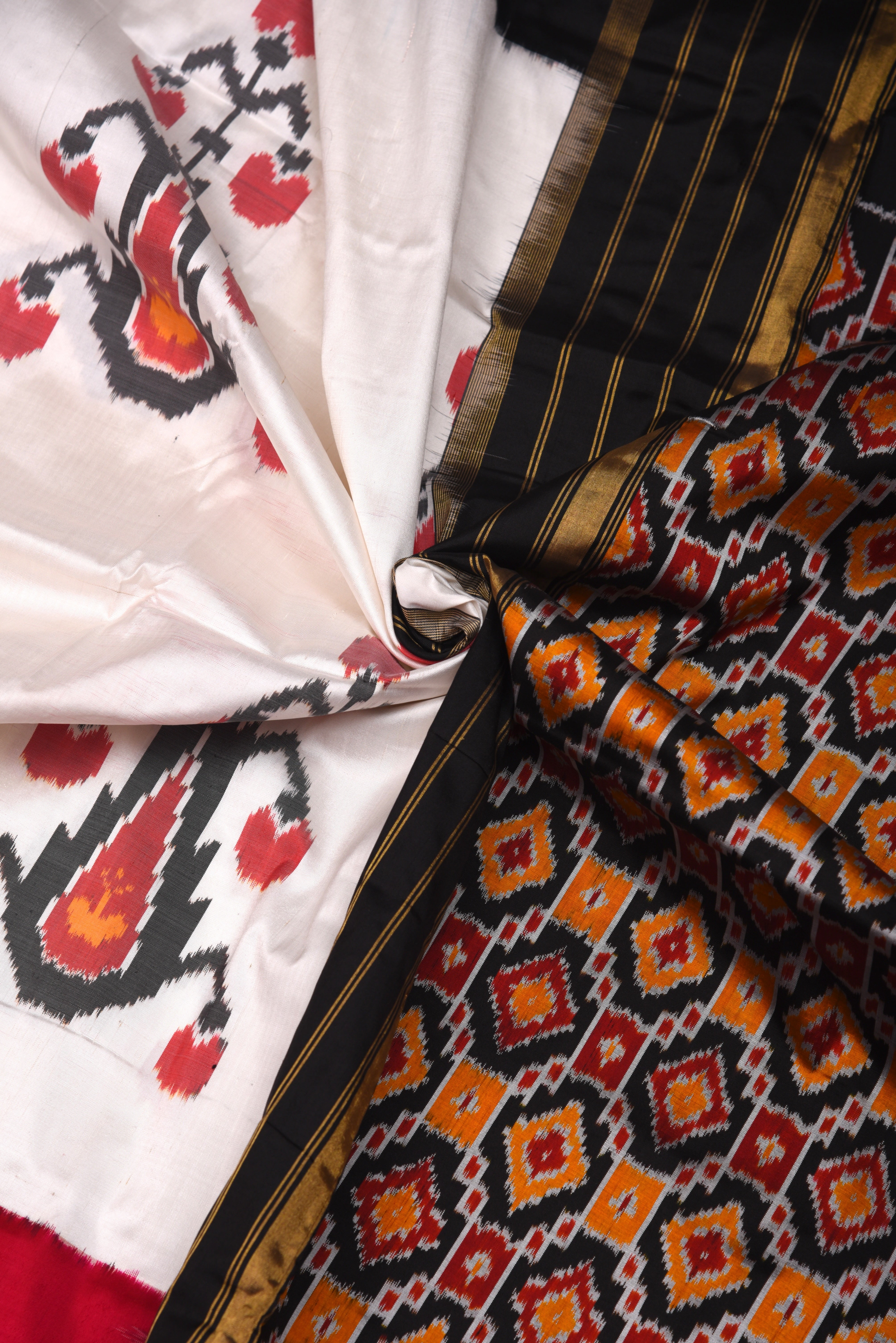 Pochumpalli Ikkat Pure Silk Handloom Saree