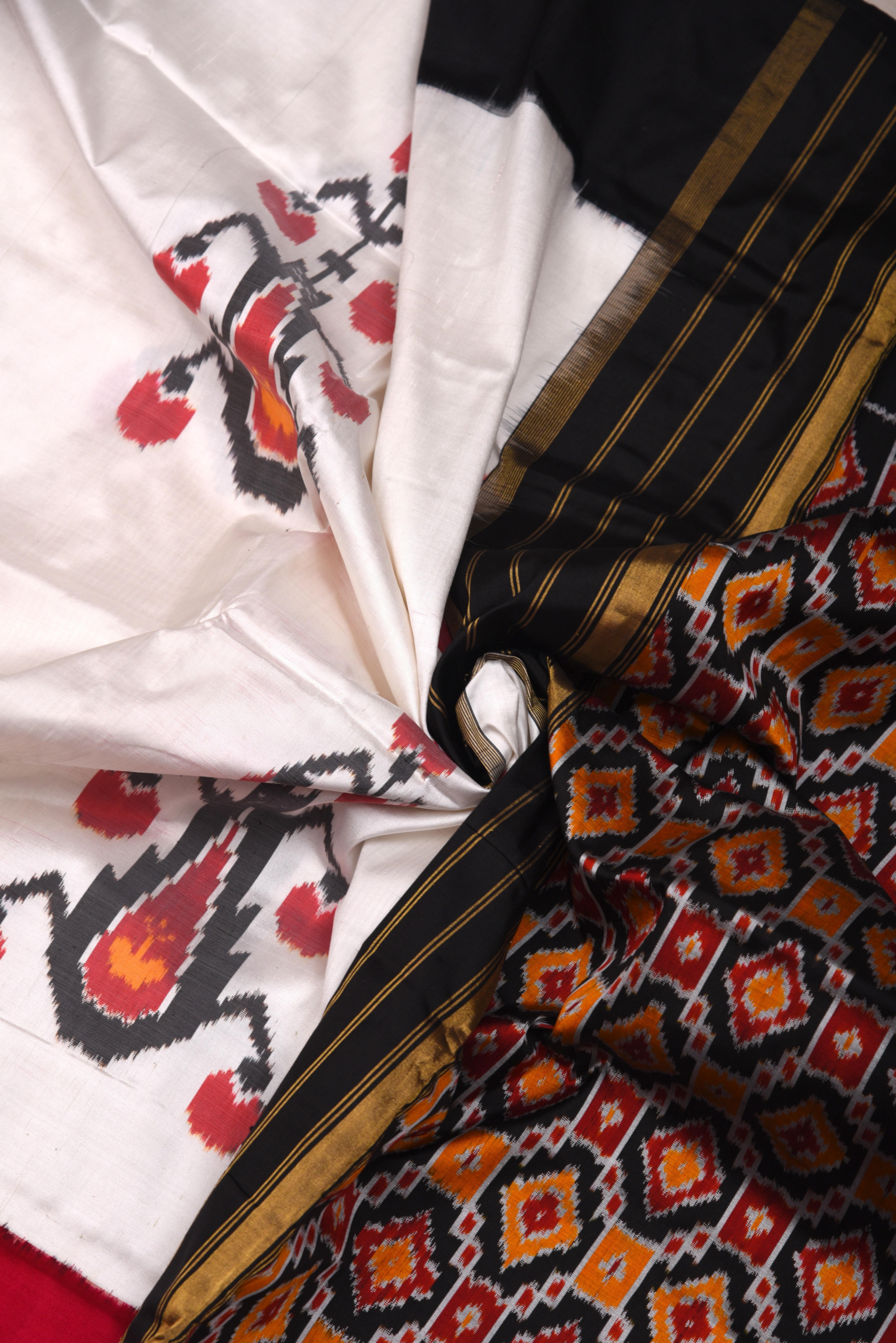 Pochumpalli Ikkat Pure Silk Handloom Saree