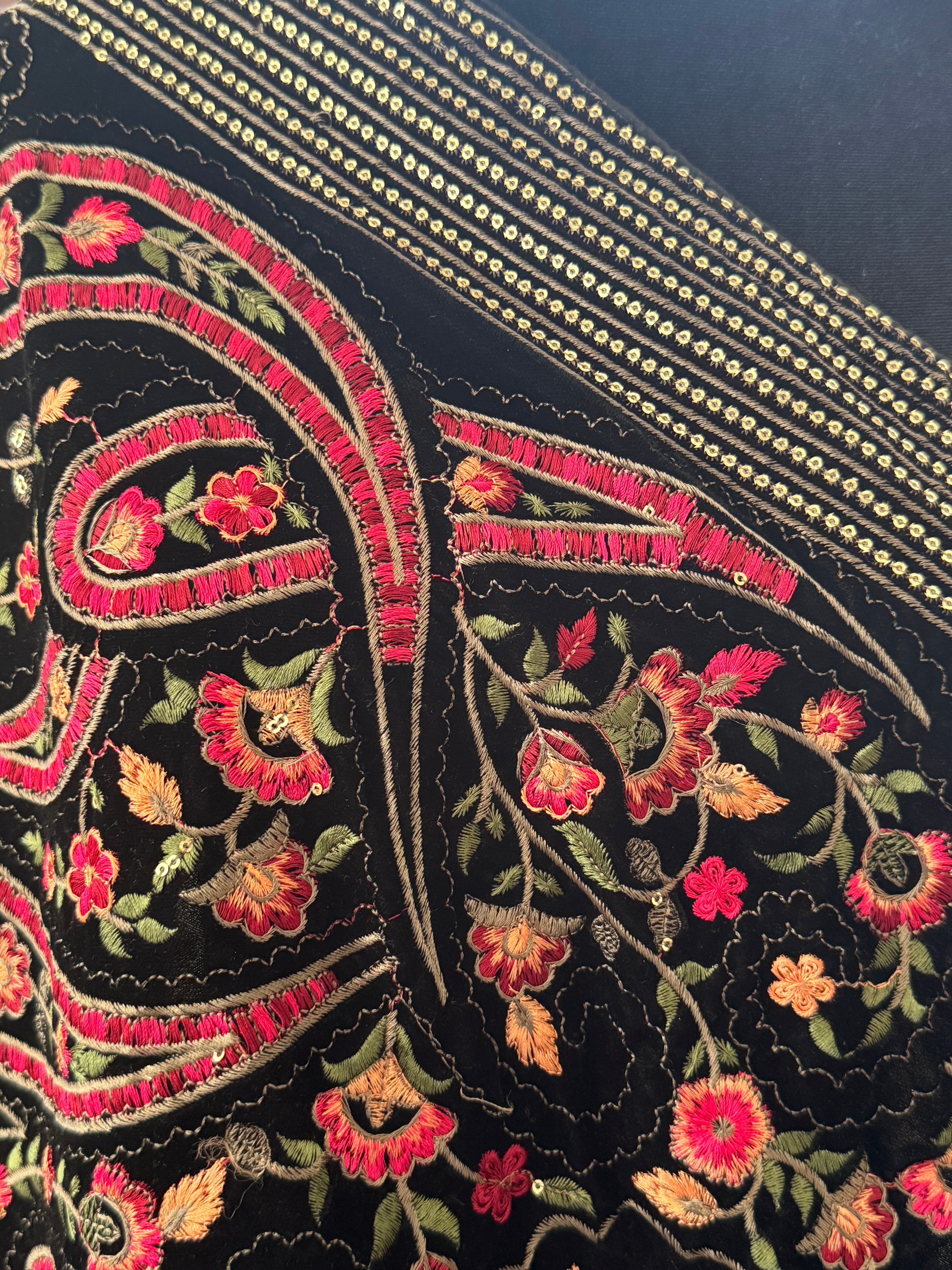 Velvet Kashmiri dupatta - black