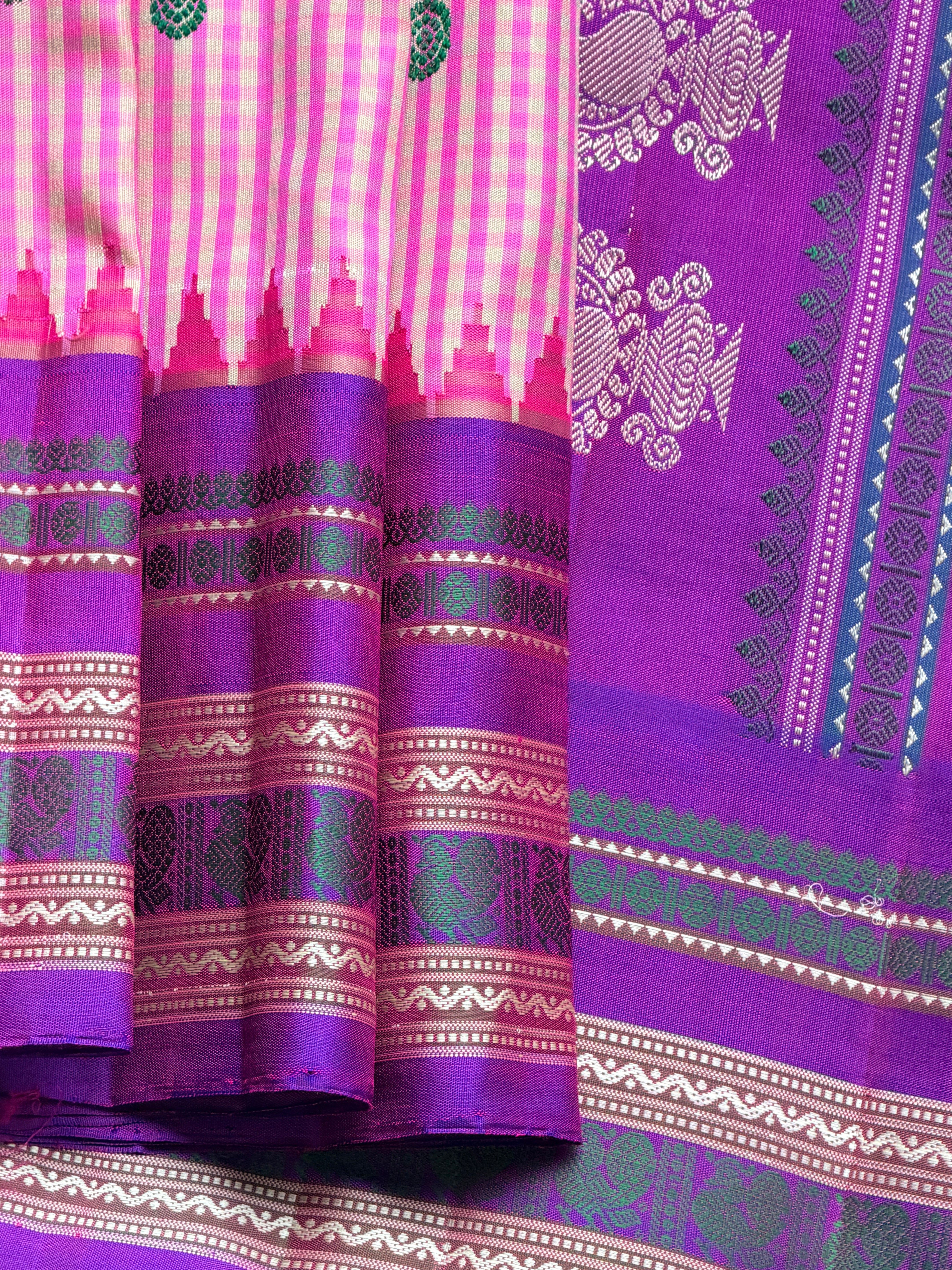 Kuttu Gadwal Pure Silk Handloom Saree