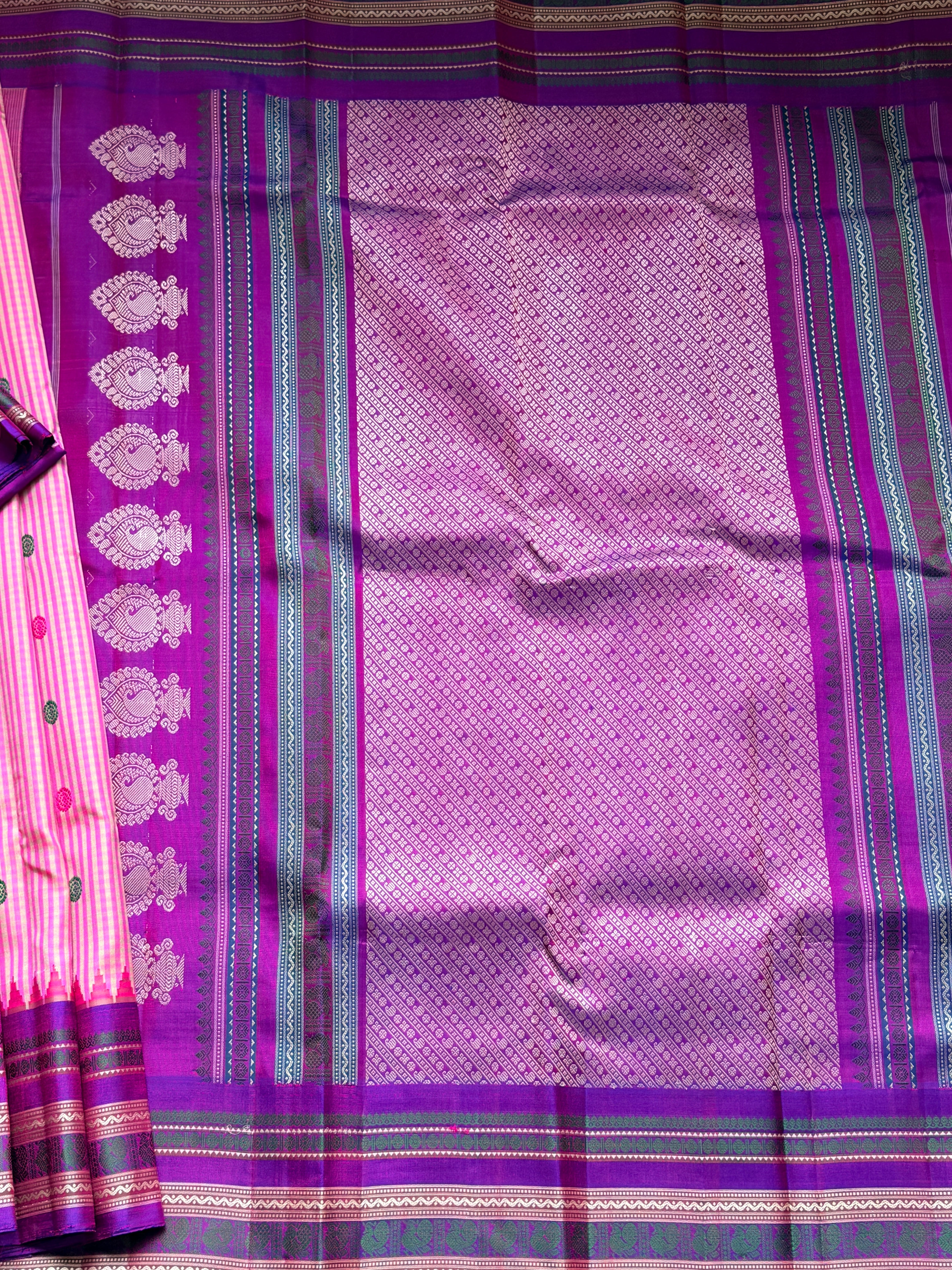 Kuttu Gadwal Pure Silk Handloom Saree