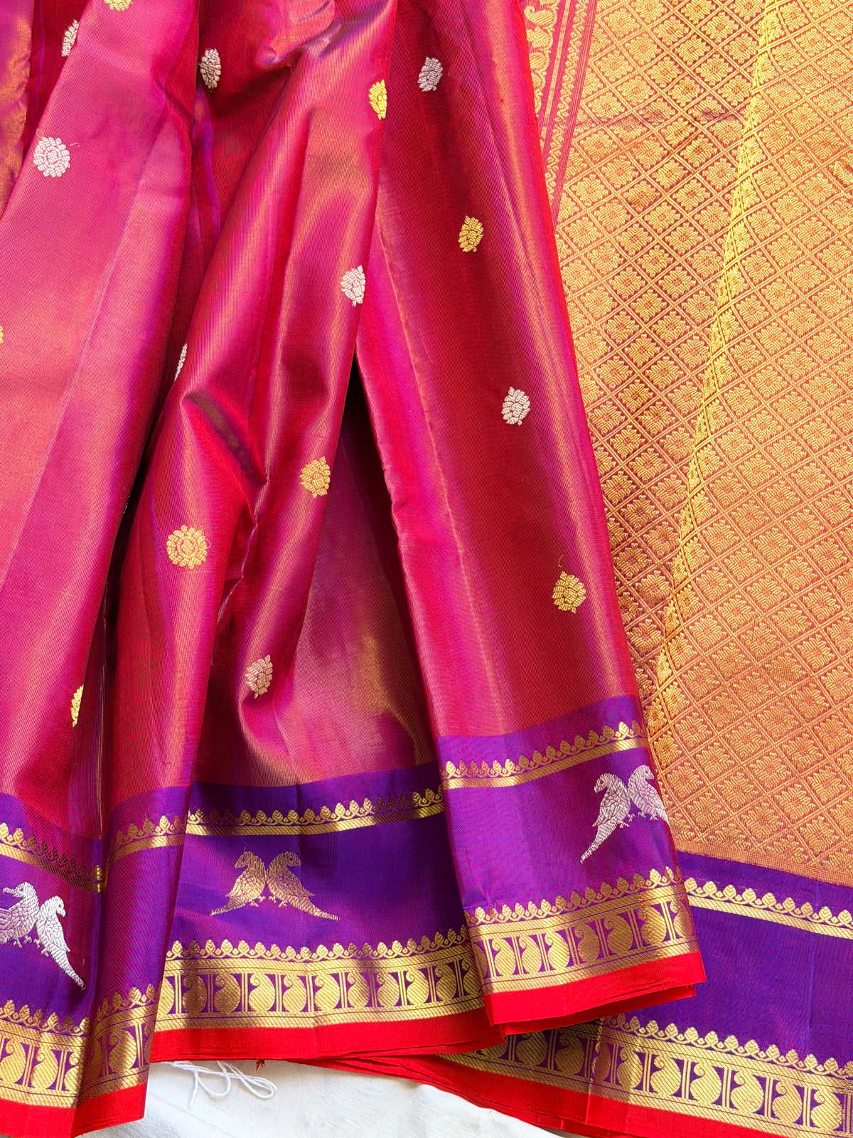 Kuttu Gadwal Pure Silk Handloom Saree