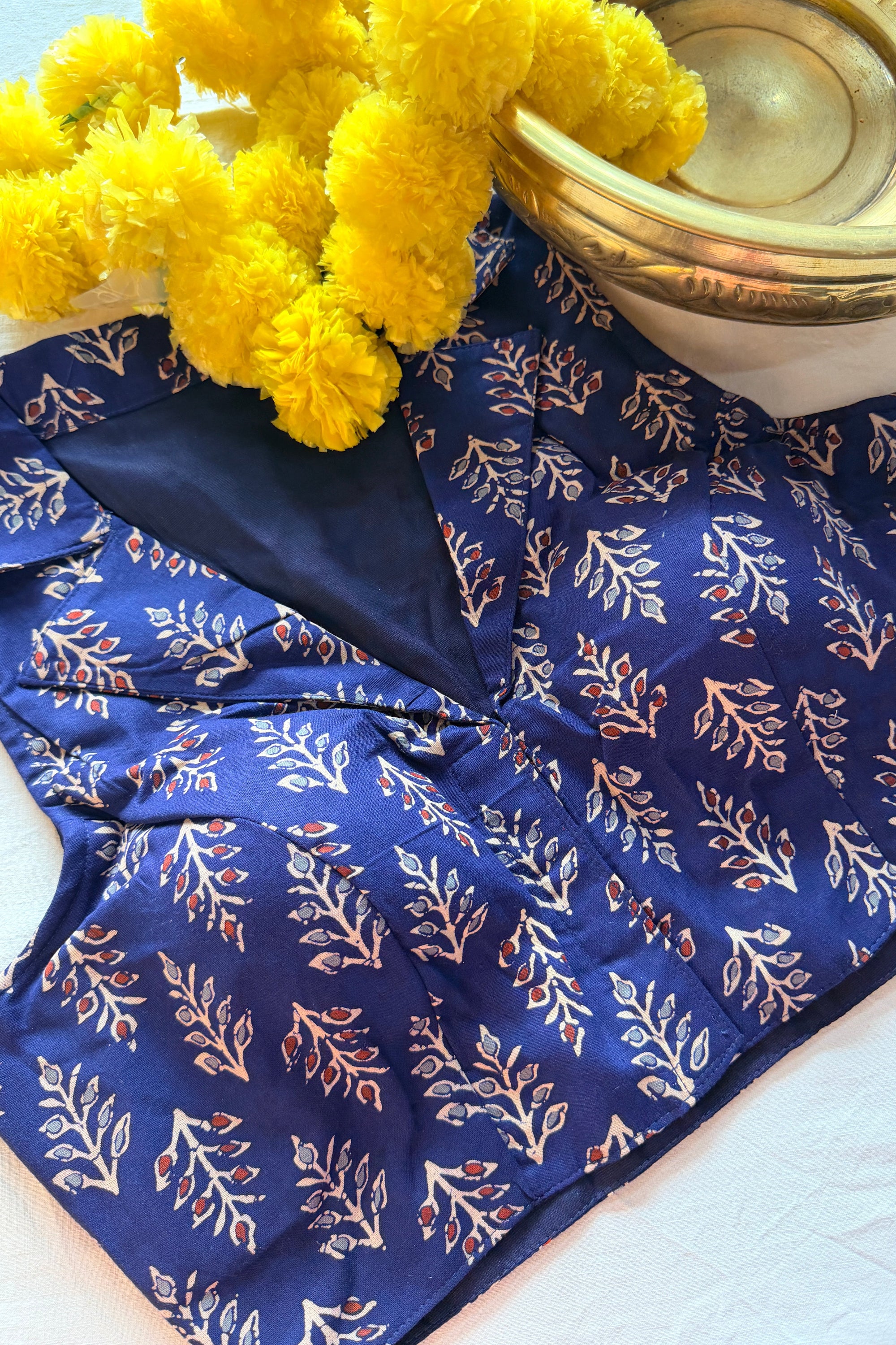 Ajrak Padded Blouse without Sleeves