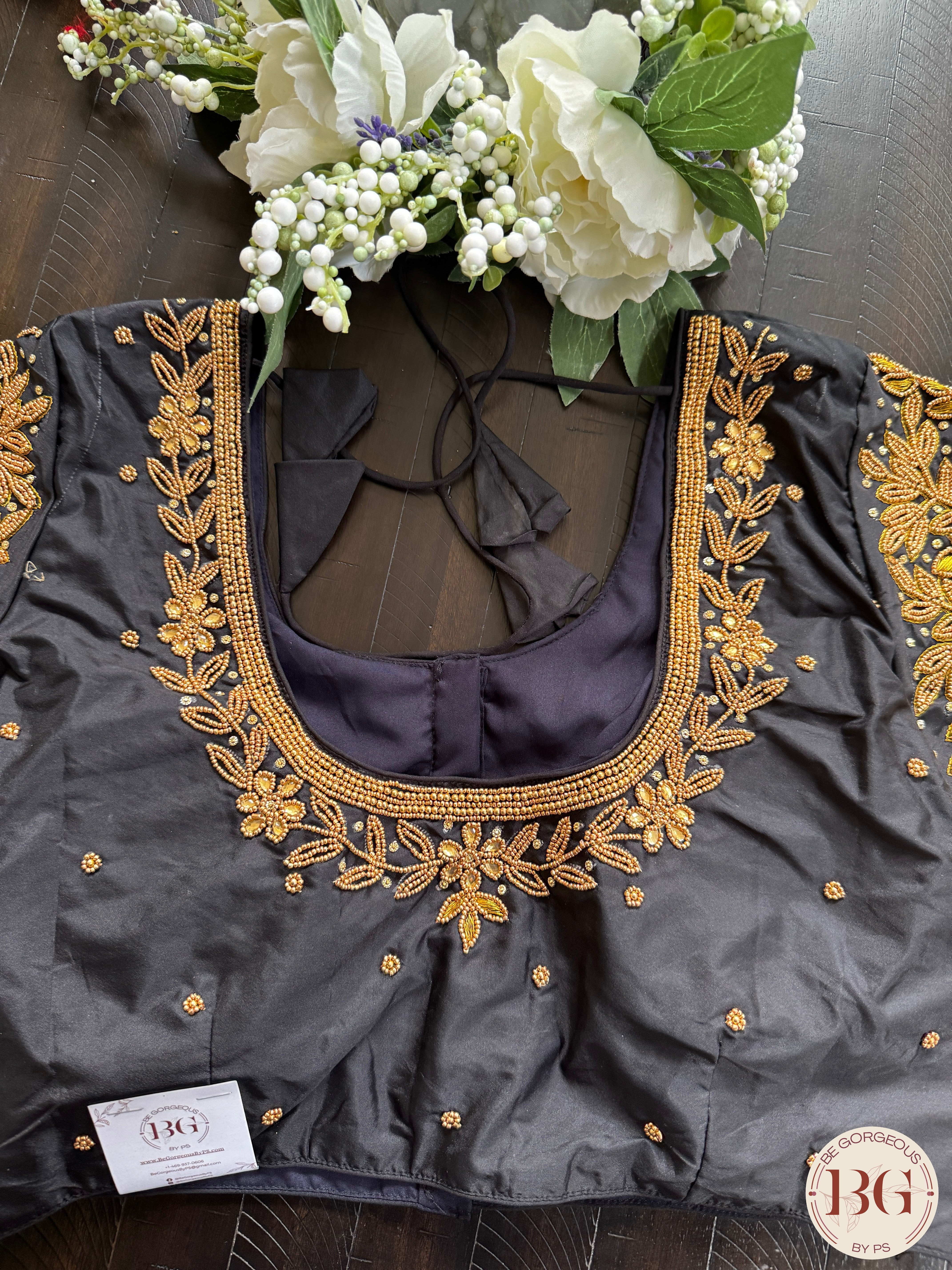 Maggam Work Readymade Padded Blouse front hooks with sleeves - black