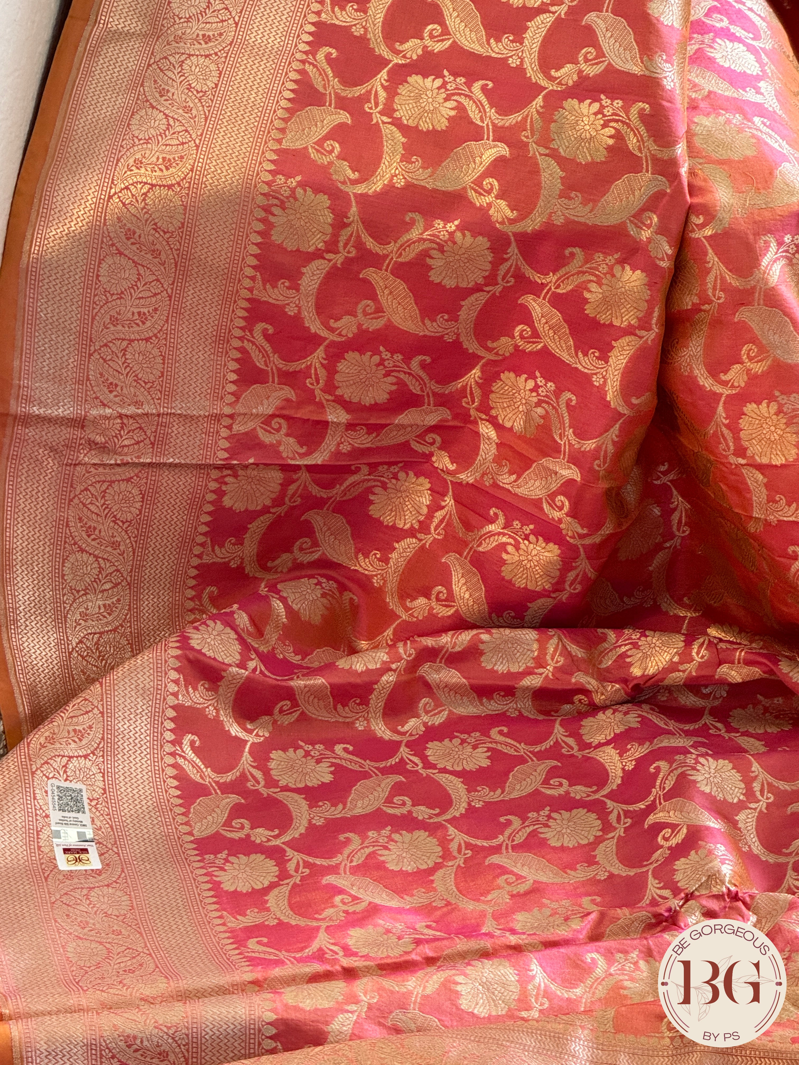 Pure Banarasi Handloom Katan Silk Contrast Border Pallu Golden Zari Cutwork Weaving Saree - Pink Orange
Silkmark certfiied