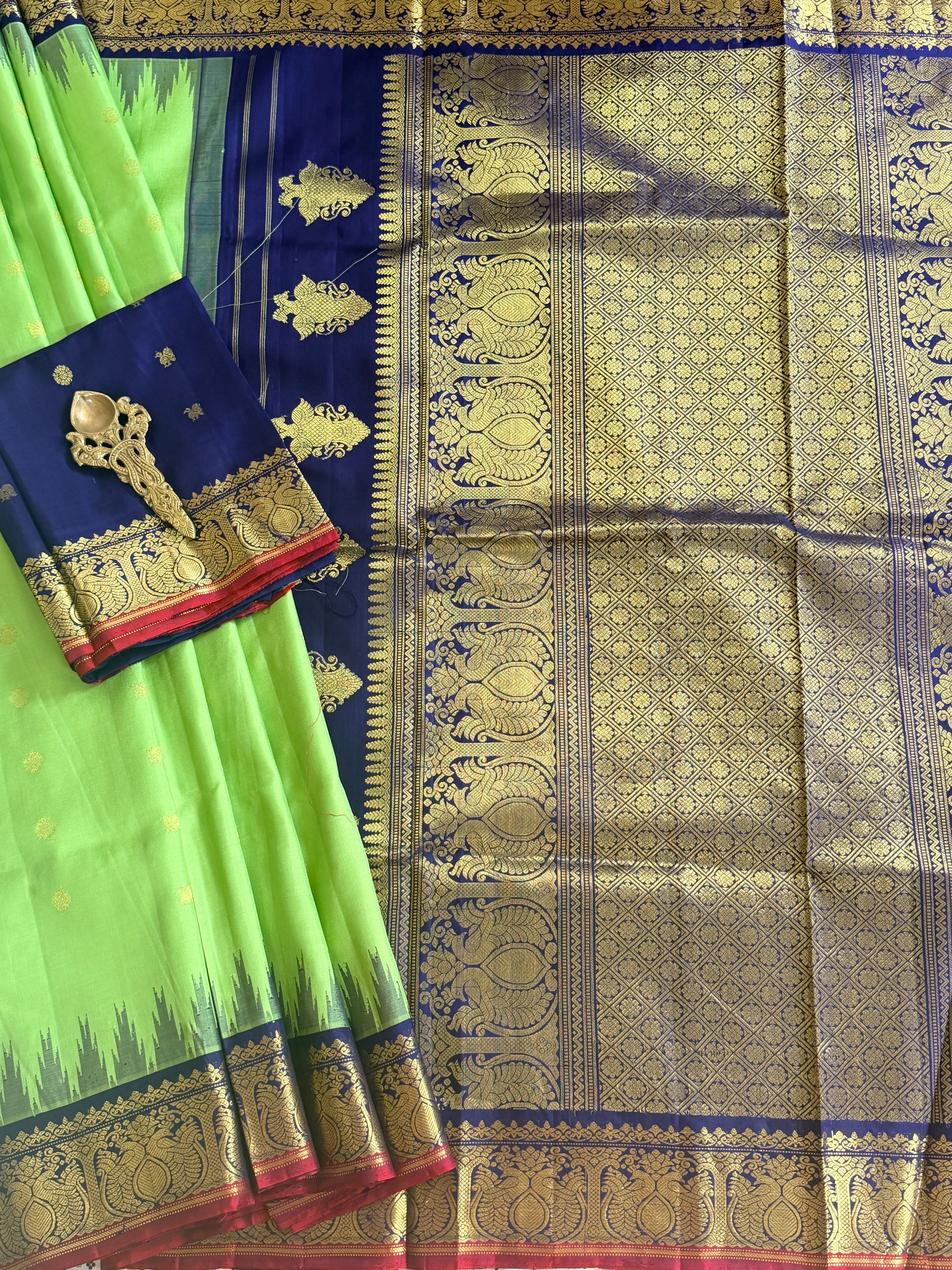 Kuttu Gadwal Pure Silk Handloom Saree