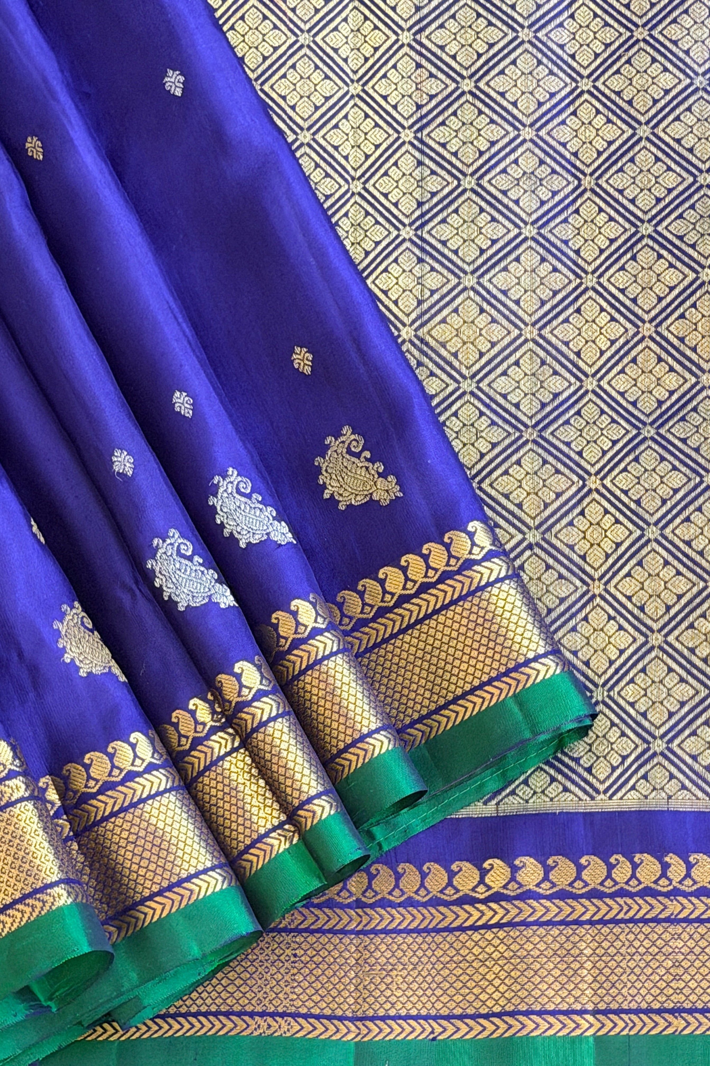 Kuttu Gadwal Pure Silk Handloom Saree