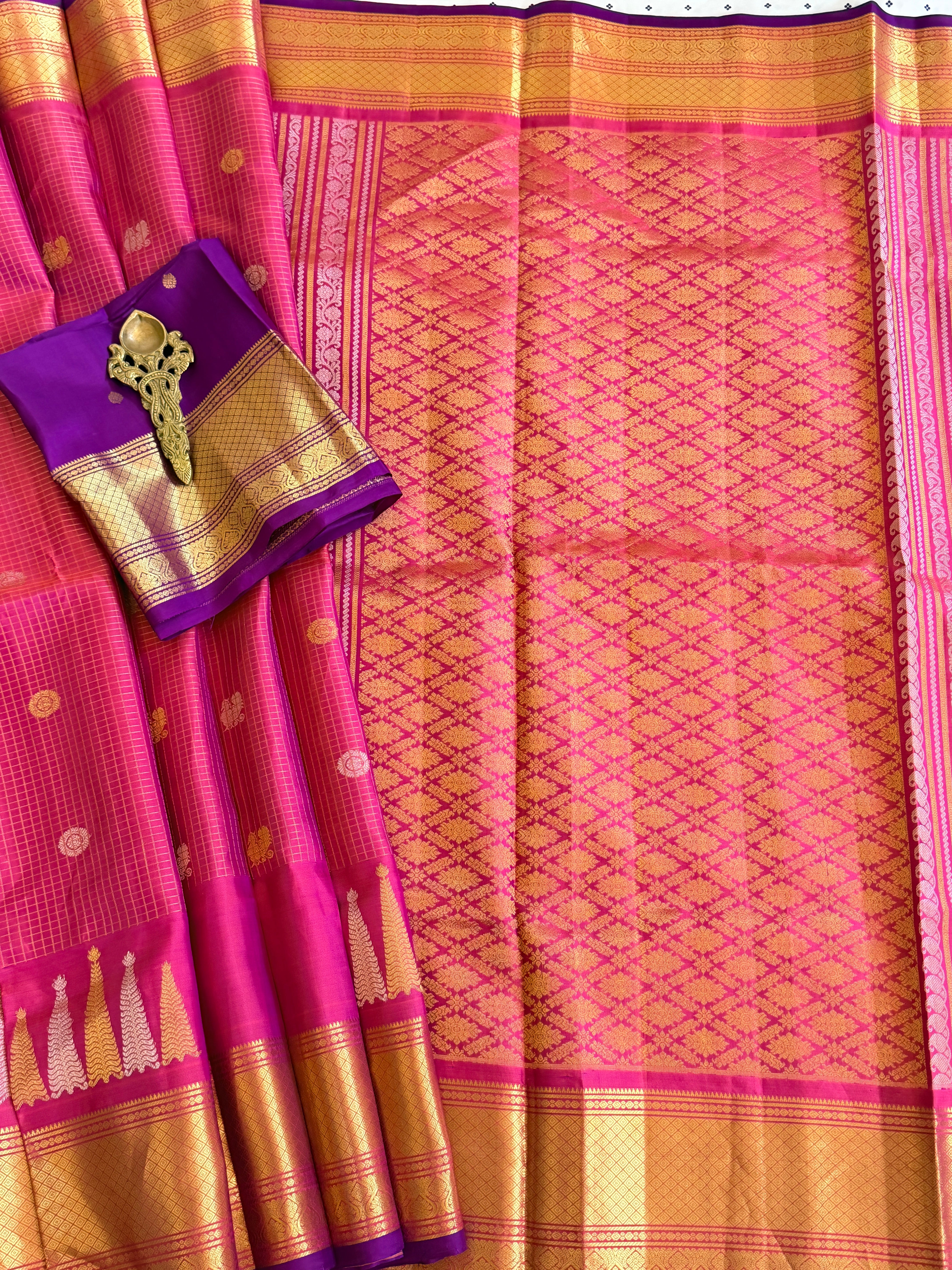 Kuttu Gadwal Pure Silk Handloom Saree