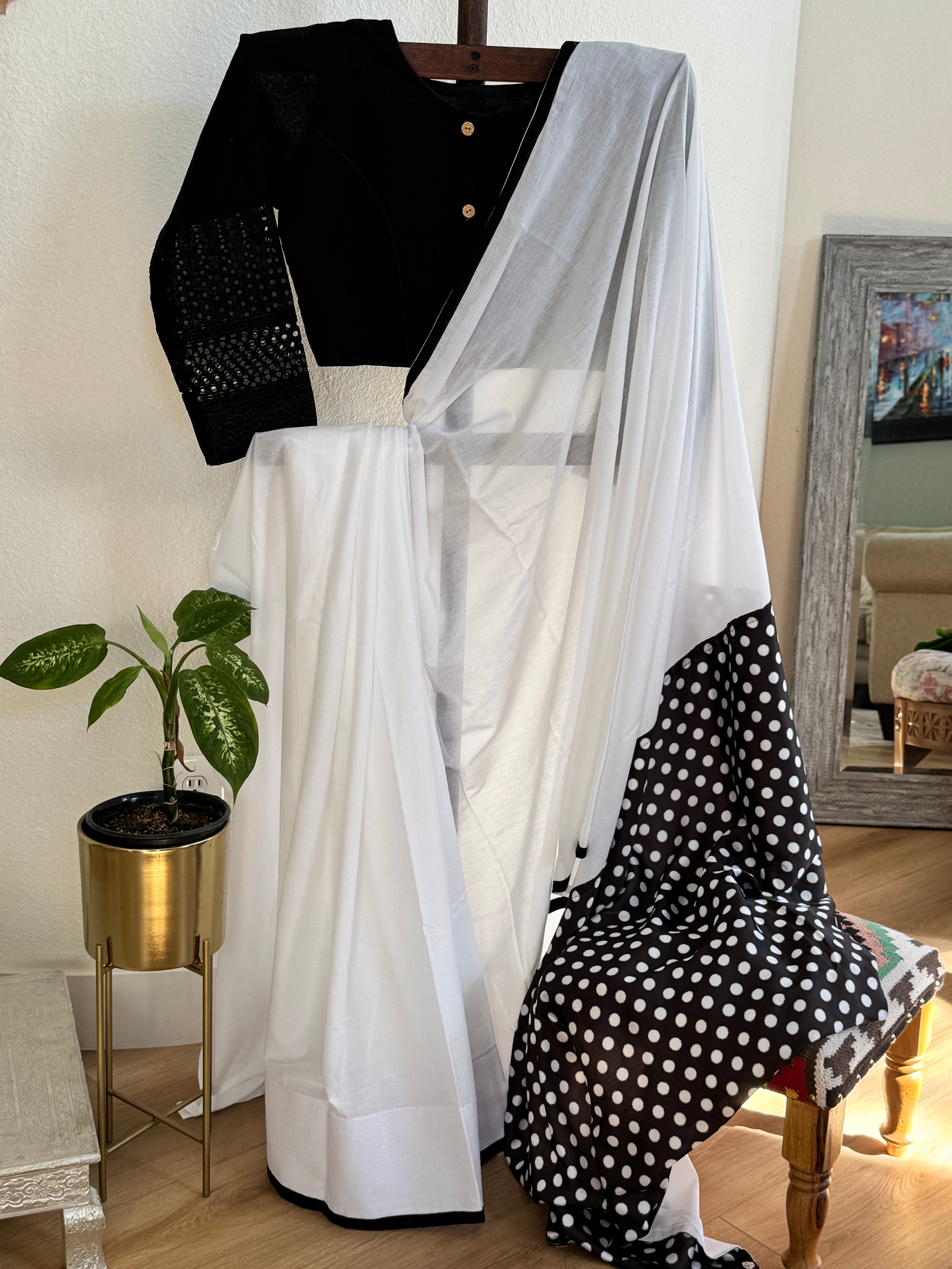 White cotton saree with black polka pallu