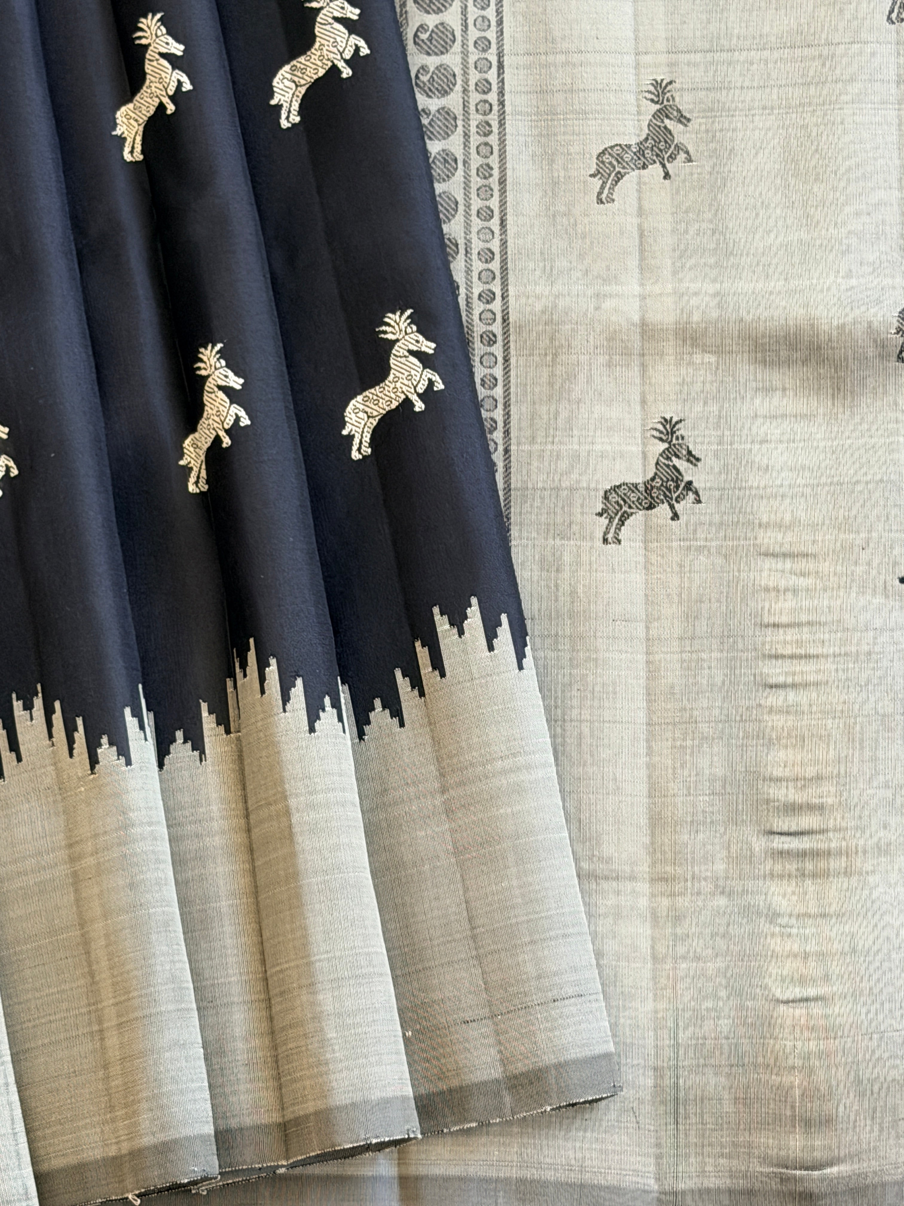Kuttu Gadwal Pure Silk Handloom Saree